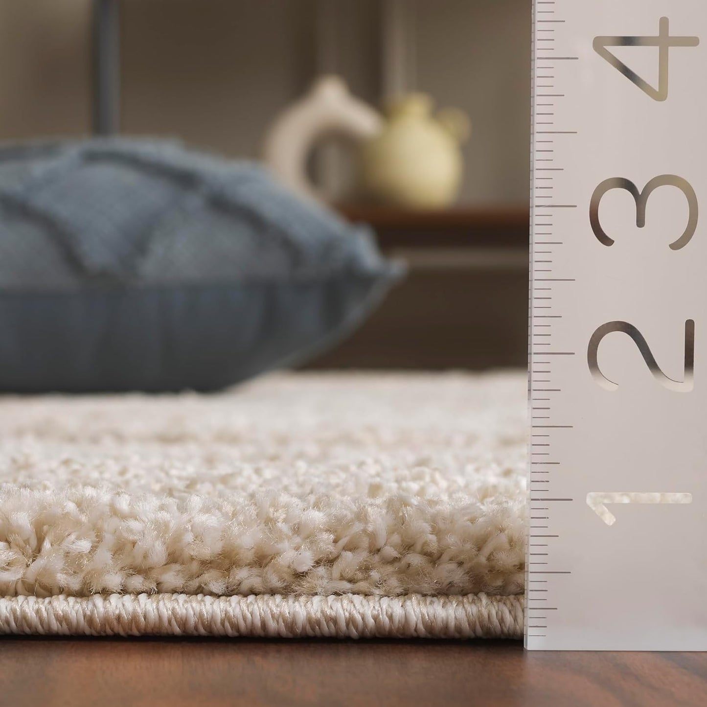 SAFAVIEH Florida Shag Collection Area Rug - 3'3" Round, Cream & Beige, Scroll Design, Non-Shedding & Easy Care, 1.2-inch Thick Ideal for High Traffic Areas in Living Room, Bedroom (SG455-1113)