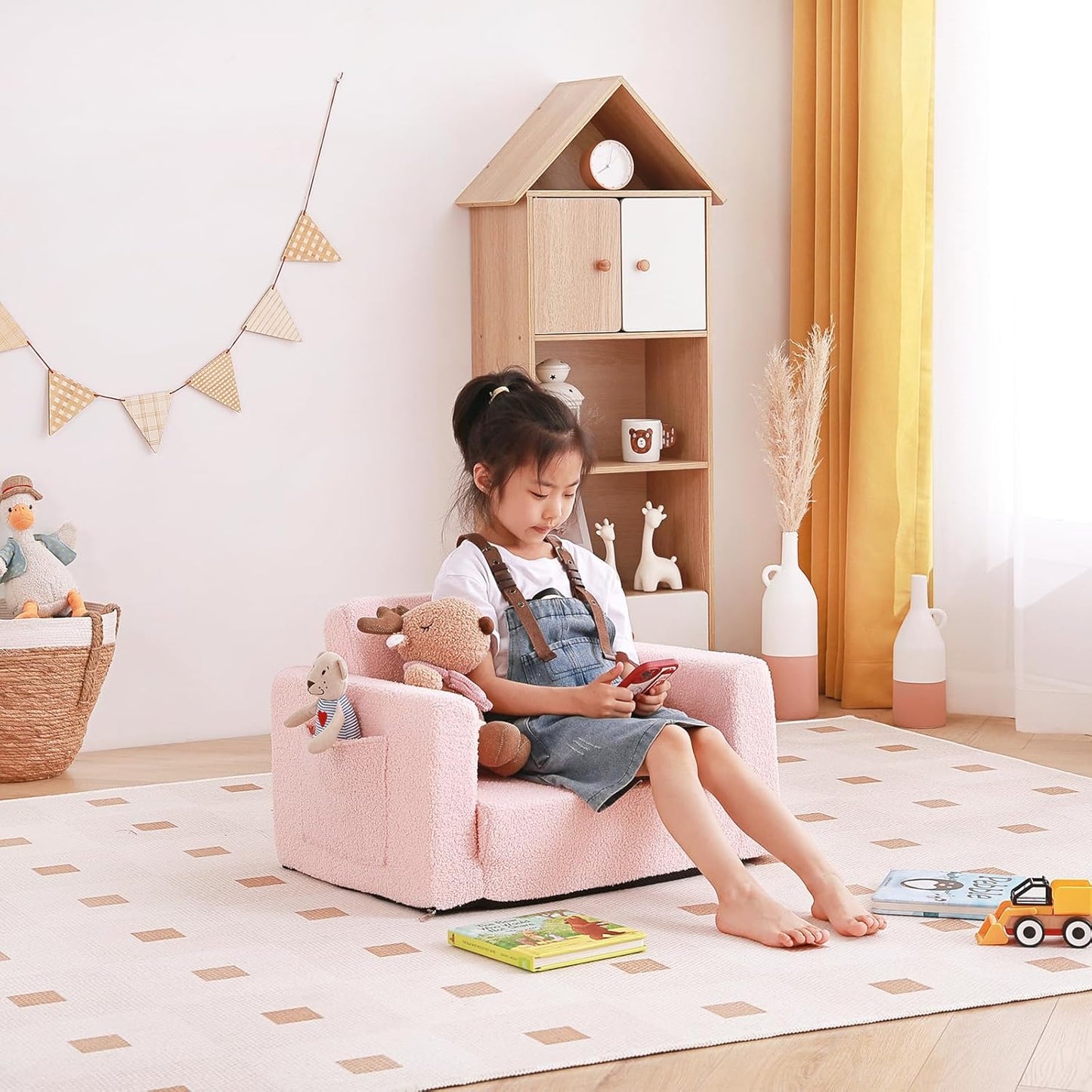 Tiita Kids Chair Couch, Folding Toddler Comfy Sofa Chairs, 2-in-1 Kids Plush Sofas Fold Out, Baby Armrest Chair Sofa to Lounger, Convertible Play Sofas to Bed for Girl or Boy, Pink