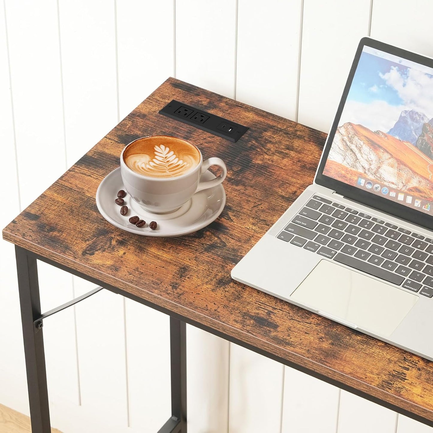 HOOBRO 3-Piece Bar Table and Chairs Set, 39.4" Pub Table, High Top Bar Table with Charging Station, 3-Piece Dining Table Kitchen Breakfast Table Set, for Kitchen, Small Space, Rustic Brown BF10UBT01