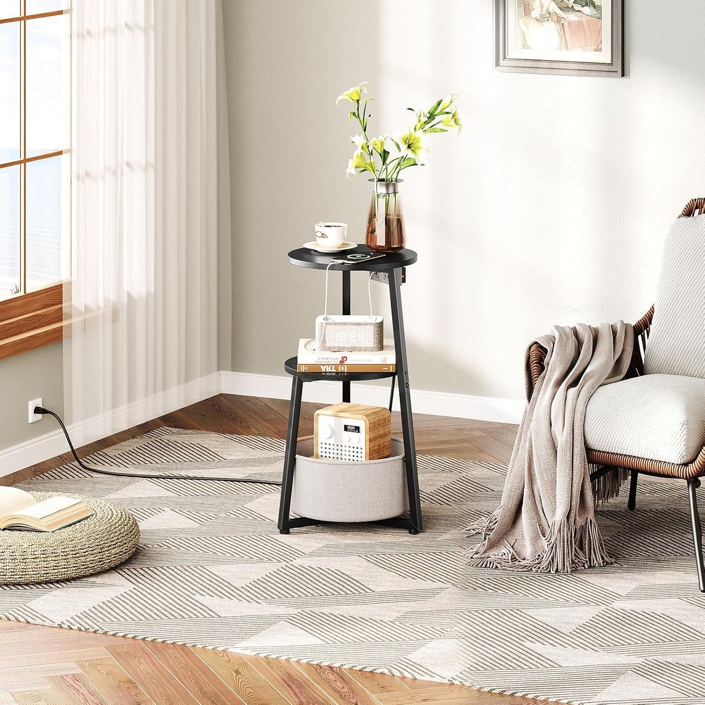 HOOBRO Small Round Side Table with Charging Station, Round End Accent Table with Fabric Storage Basket, Compact Circle Nightstand for Small Space in Living Room, Bedroom, Black BB169UBZ01