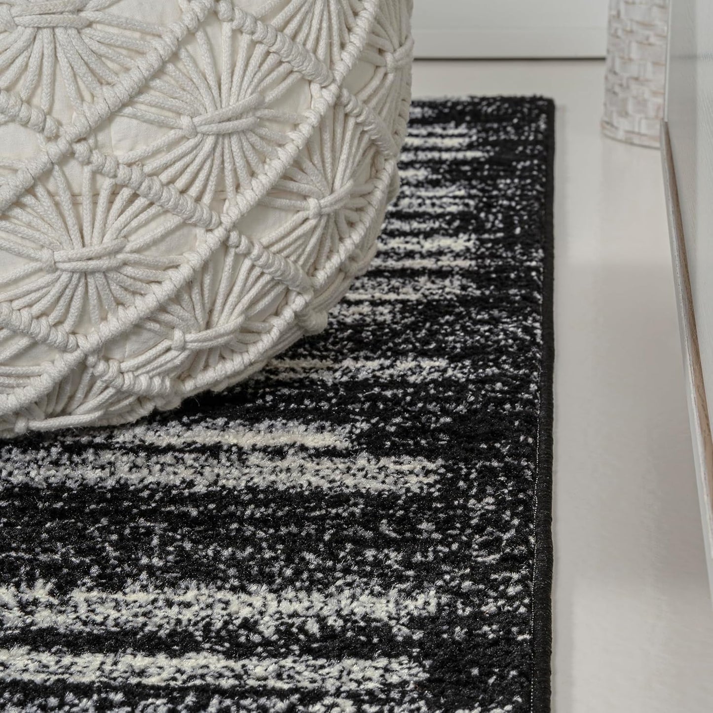 JONATHAN Y Khalil Modern Berber Stripe Black/Cream Indoor Area Rug, 8x10, Contemporary, Bohemian, Easy-Cleaning for Living Room, Bedroom, Kitchen, Pet Friendly, Non-Shedding (MOH207F-8)