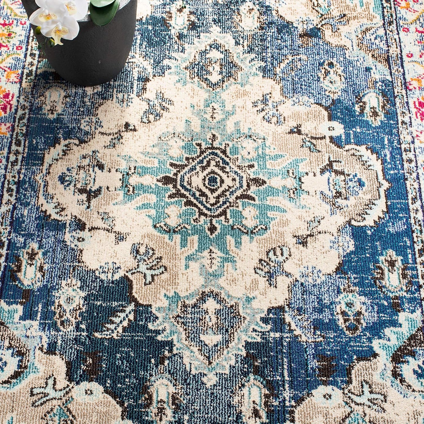 SAFAVIEH Monaco Collection Area Rug - 4' Round, Navy & Light Blue, Boho Chic Medallion Distressed Design, Non-Shedding & Easy Care, Ideal for High Traffic Areas in Living Room, Bedroom (MNC243N)