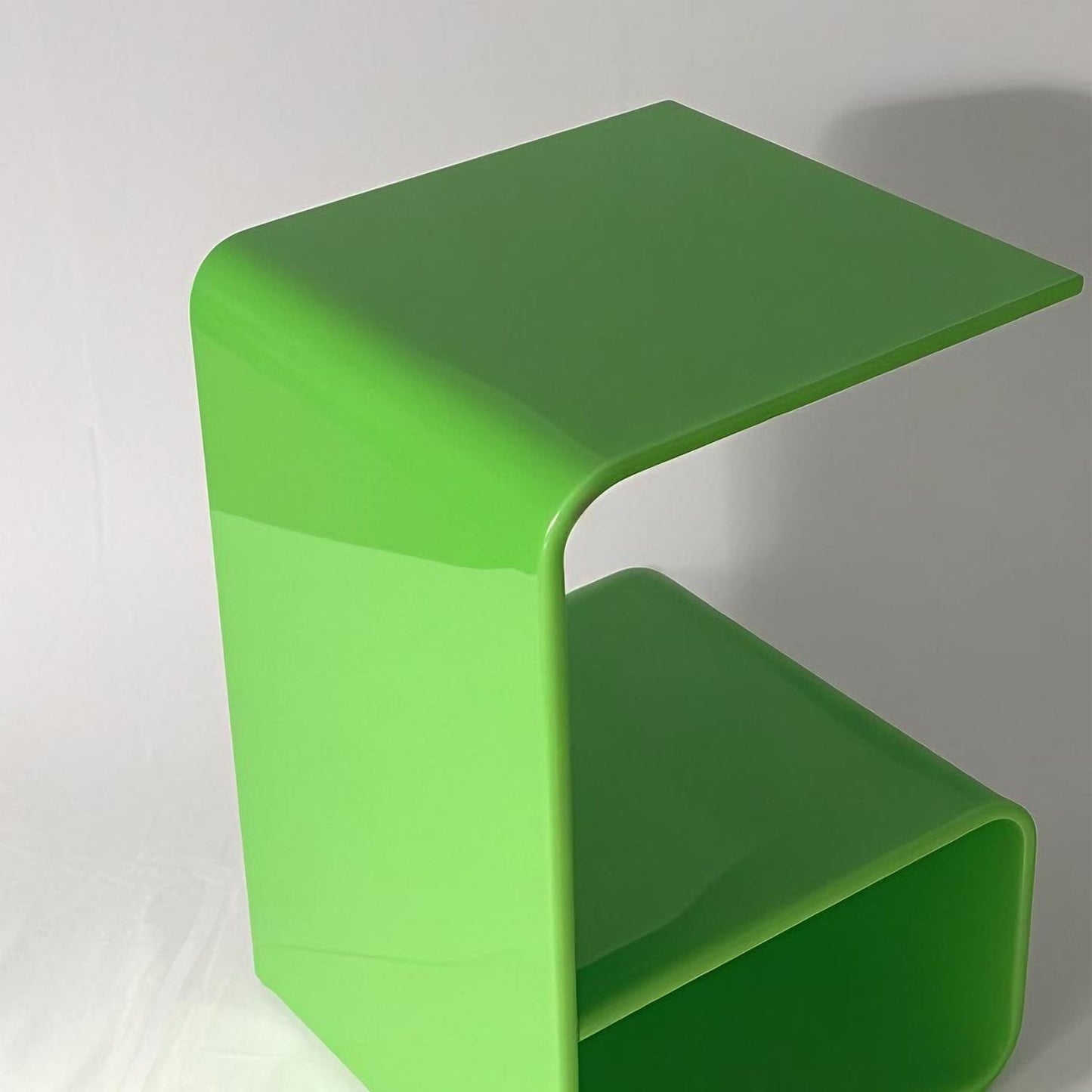 Acrylic End Table for Nightstand,21" H C-Shaped End Table for Living Room,Bathroom,Bedside Table for Bedroom.Side Tables for Living Room for Small Spaces