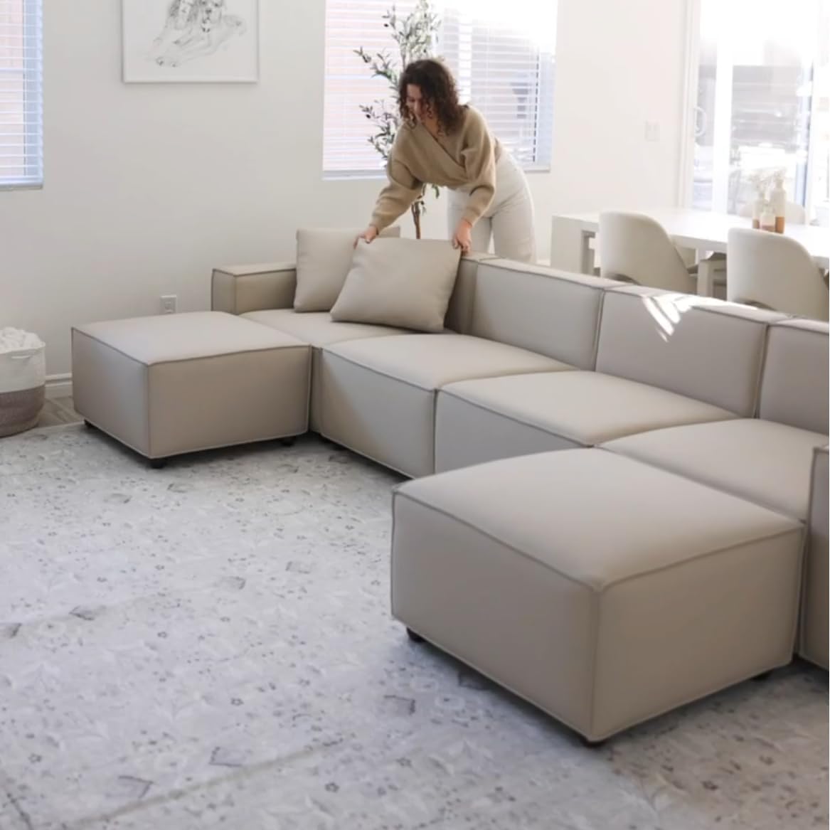 Acanva Luxury Modular Sectional Couch with Moveable Ottoman and Chaise, Modern Minimalist Style Sofa for Living Room, Apartments, U-Shape, Vegan Leather Cream