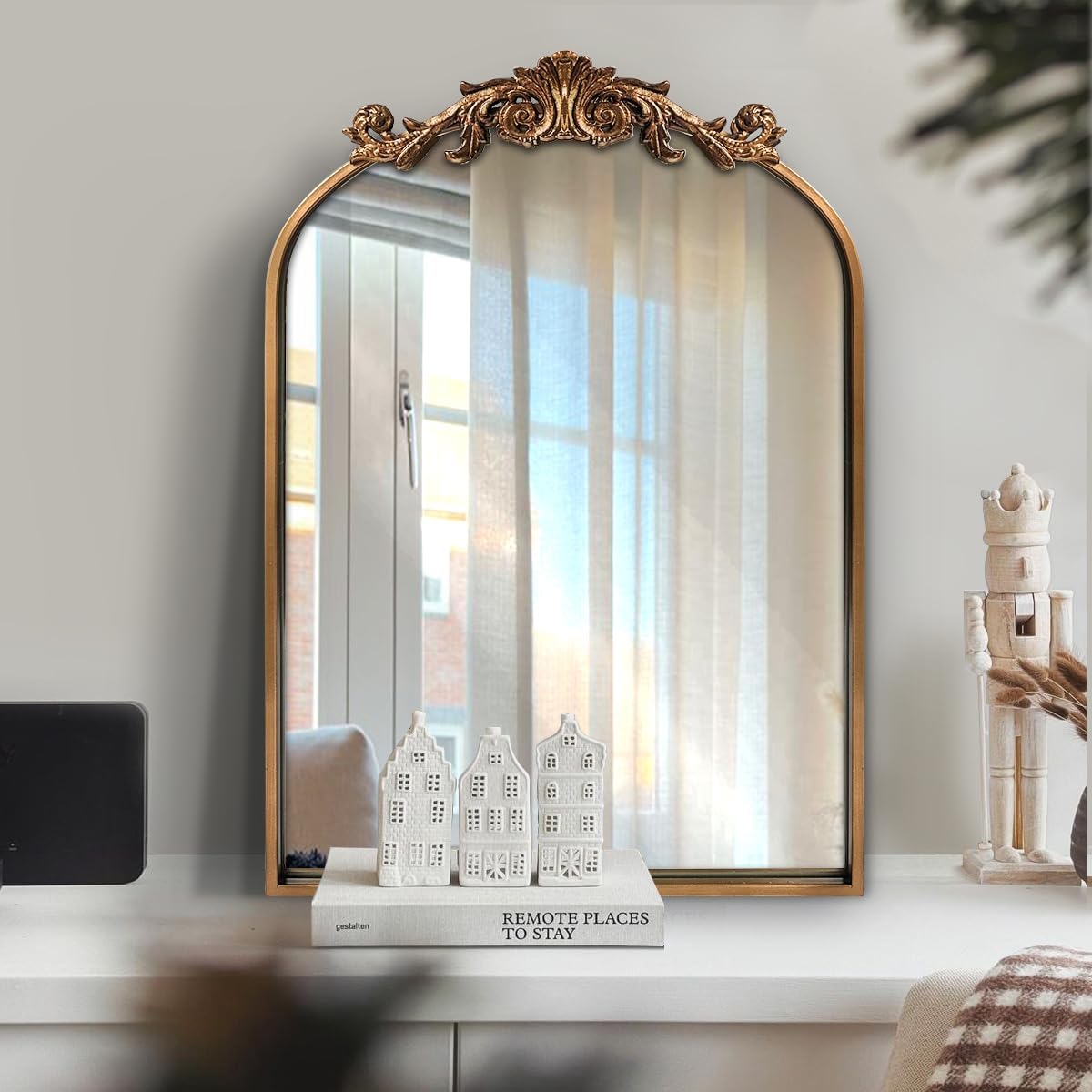 WAMIRRO Antique Mirror,Gold Traditional Vintage Ornate Baroque Arched Brass Wall Mounted Mirrors for Entryway/Fireplace/Living Room/Hallway/Bathroom 19"X27"