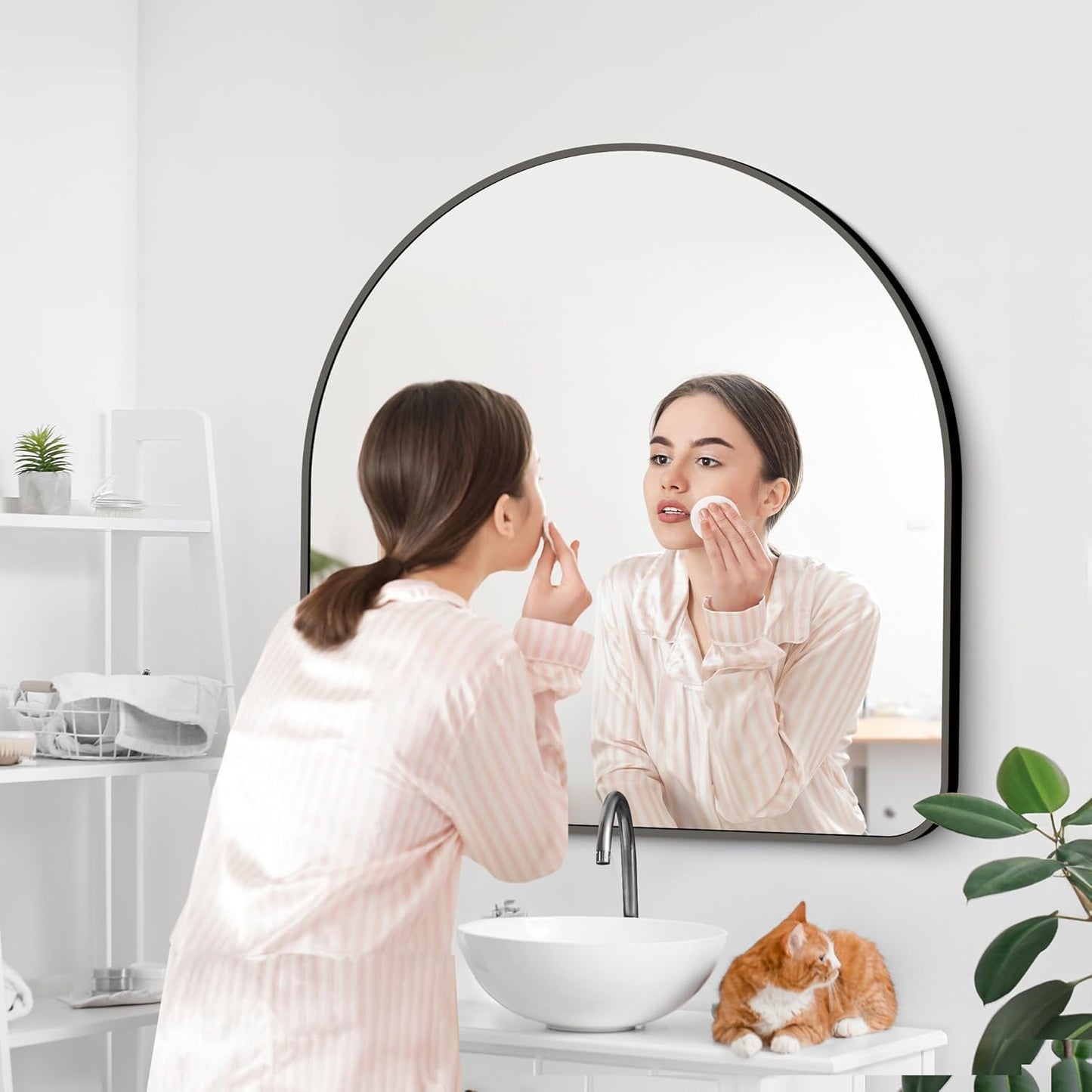 Arched Bathroom Mirror, 30"x30" Black Arched Mirror for Bathroom, Wall Mounted Mirror, Gold Vanity Wall Mirror Metal Frame for Bedroom, Entryway, Living Room, Vertically Hanging