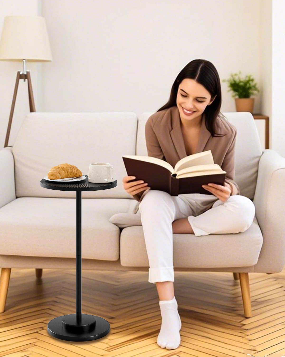 Round Side Table, Small Drink Table for Small Spaces, Modern Accent End Table Coffee Table with Metal Leg for Living Room, Bedroom, Corners, and Office (Black)