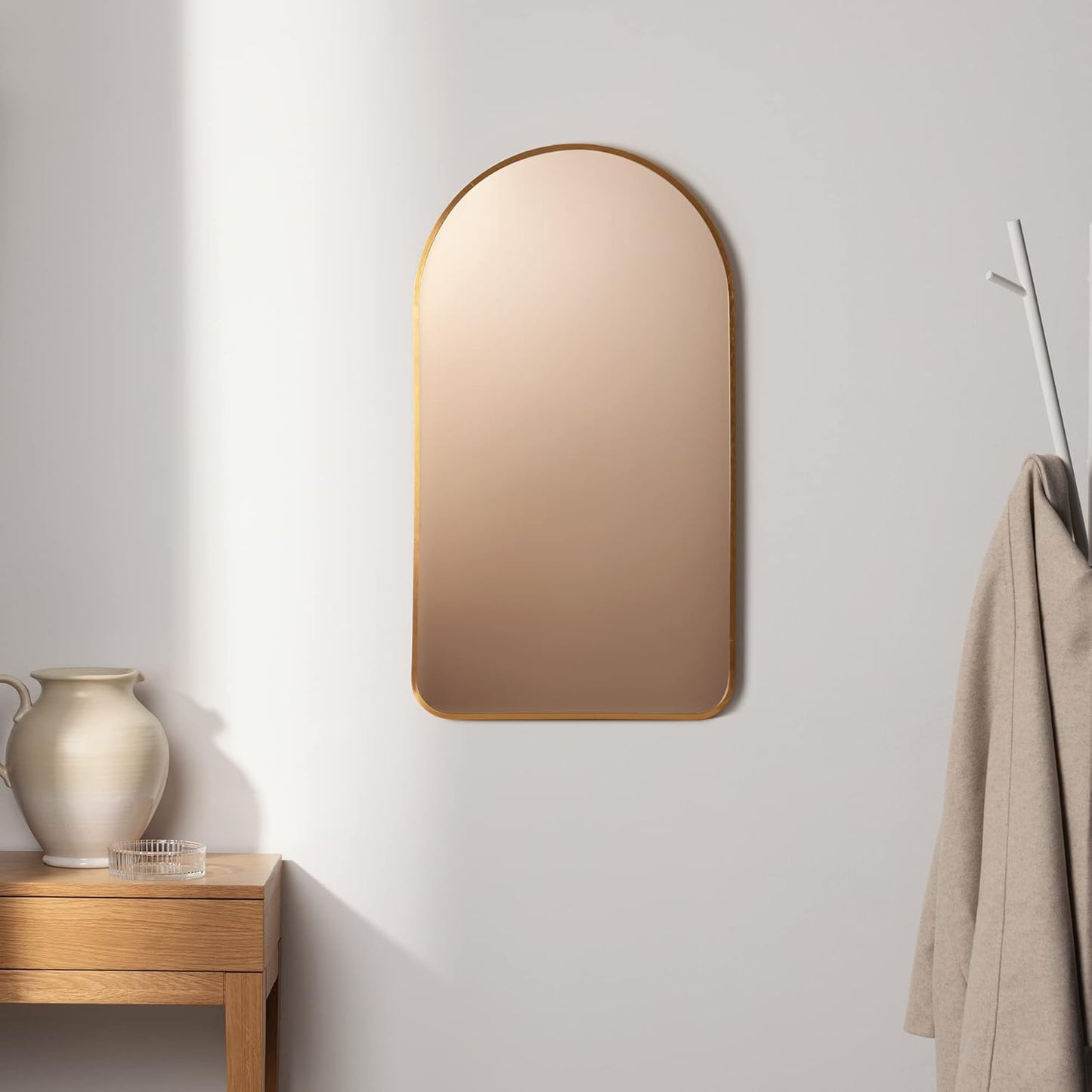 Navaris Arched Wall Mirror - Golden Arch Framed Mirror - 17.7"x31.5" Wall-Mounted Mirror with Gold Aluminum Alloy Frame for Living Room Bathroom Hall