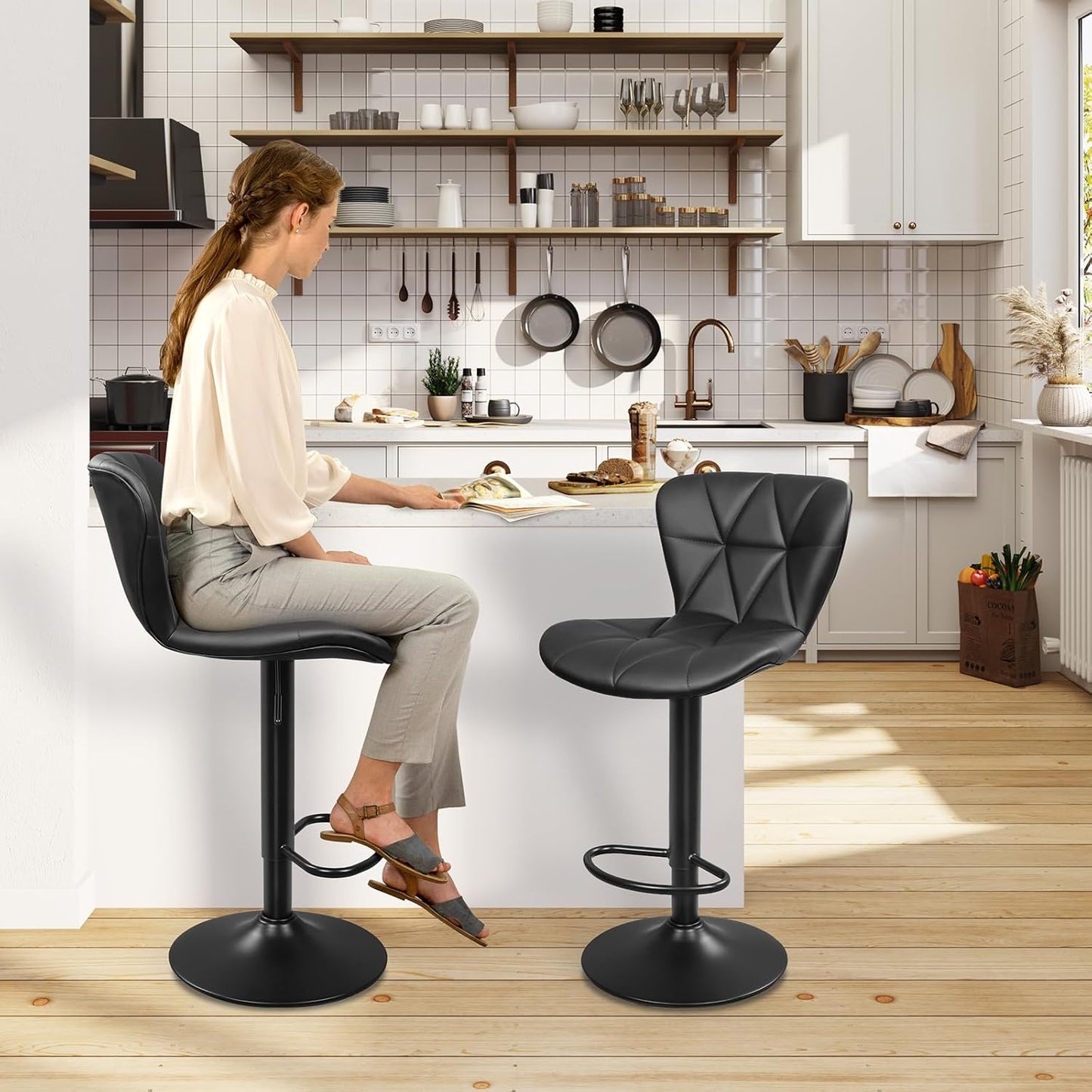 Bar Stools Set of 2, Adjustable Swivel Bar Chairs with Shell Back, PU Leather Counter Height Bar Stools for Kitchen lsland, Black