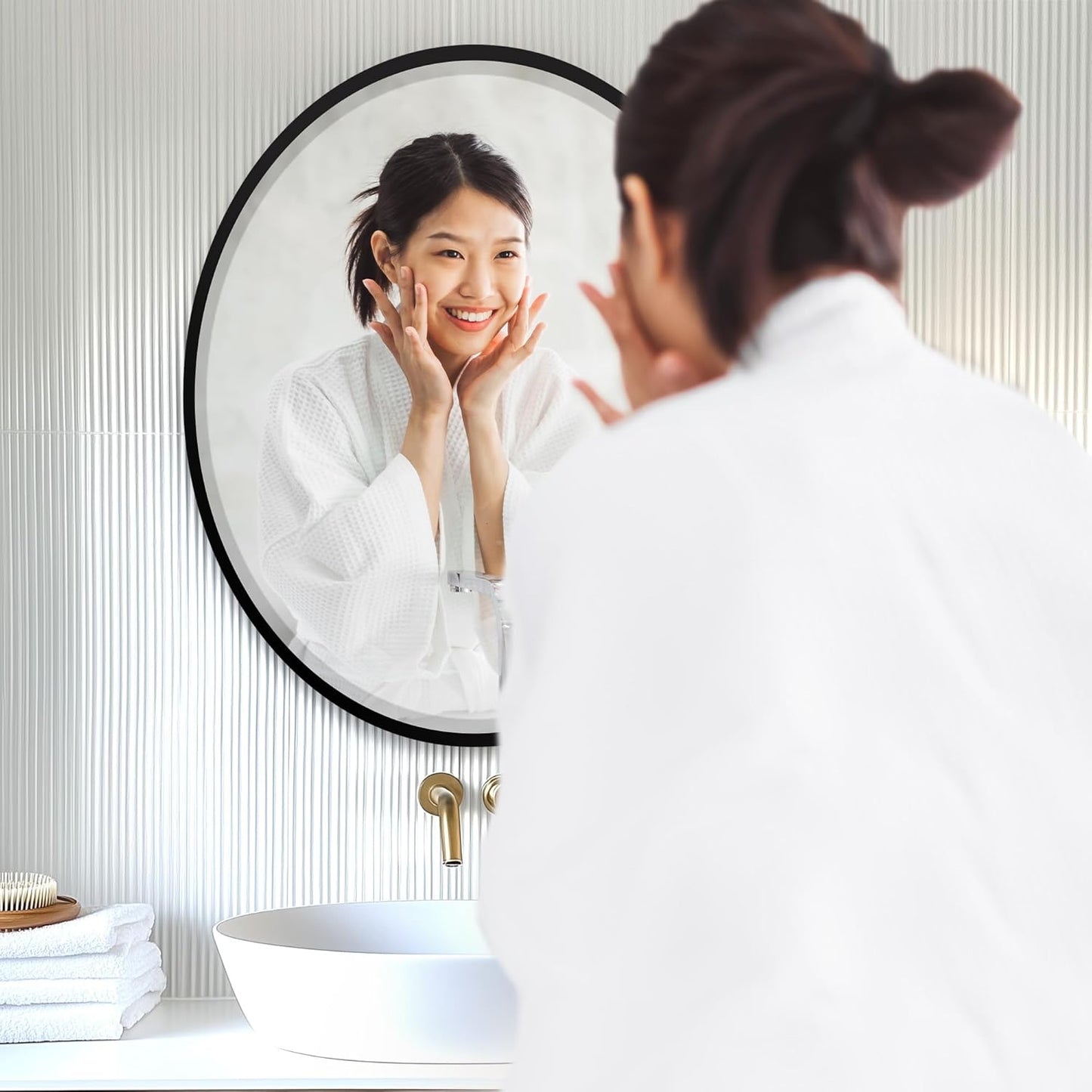 OVALCREST - Oval Wooden Beveled Wall Mirror for Home Decor, Bathroom, Vanity, Bedroom, Living Room, Hallway - London Style (Matte Black) 21.1 x 25.1