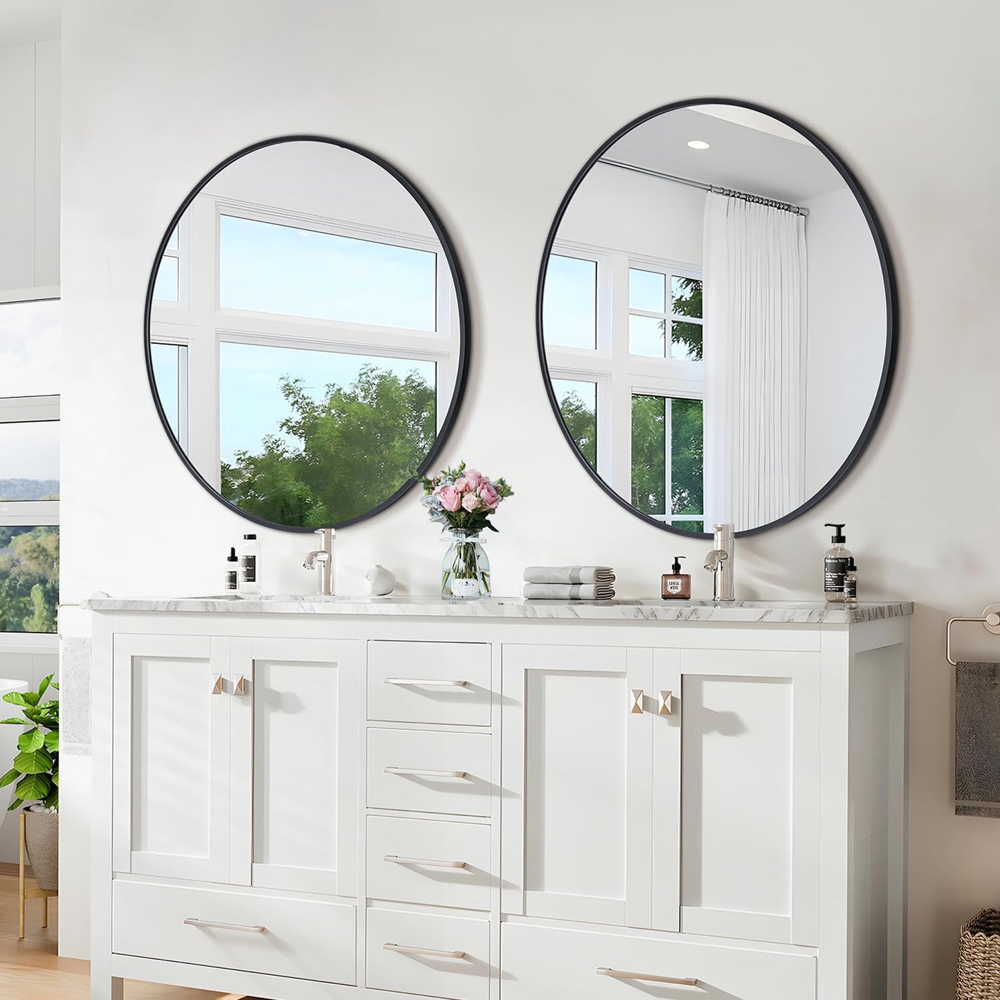 30 Inch Black Round Wall Mirror, Circle Bathroom Mirror with Brushed Metal Frame, Anti-Rust Tempered Glass Vanity Mirror for Bedroom, Entryway, Living Room Farmhouse Decor