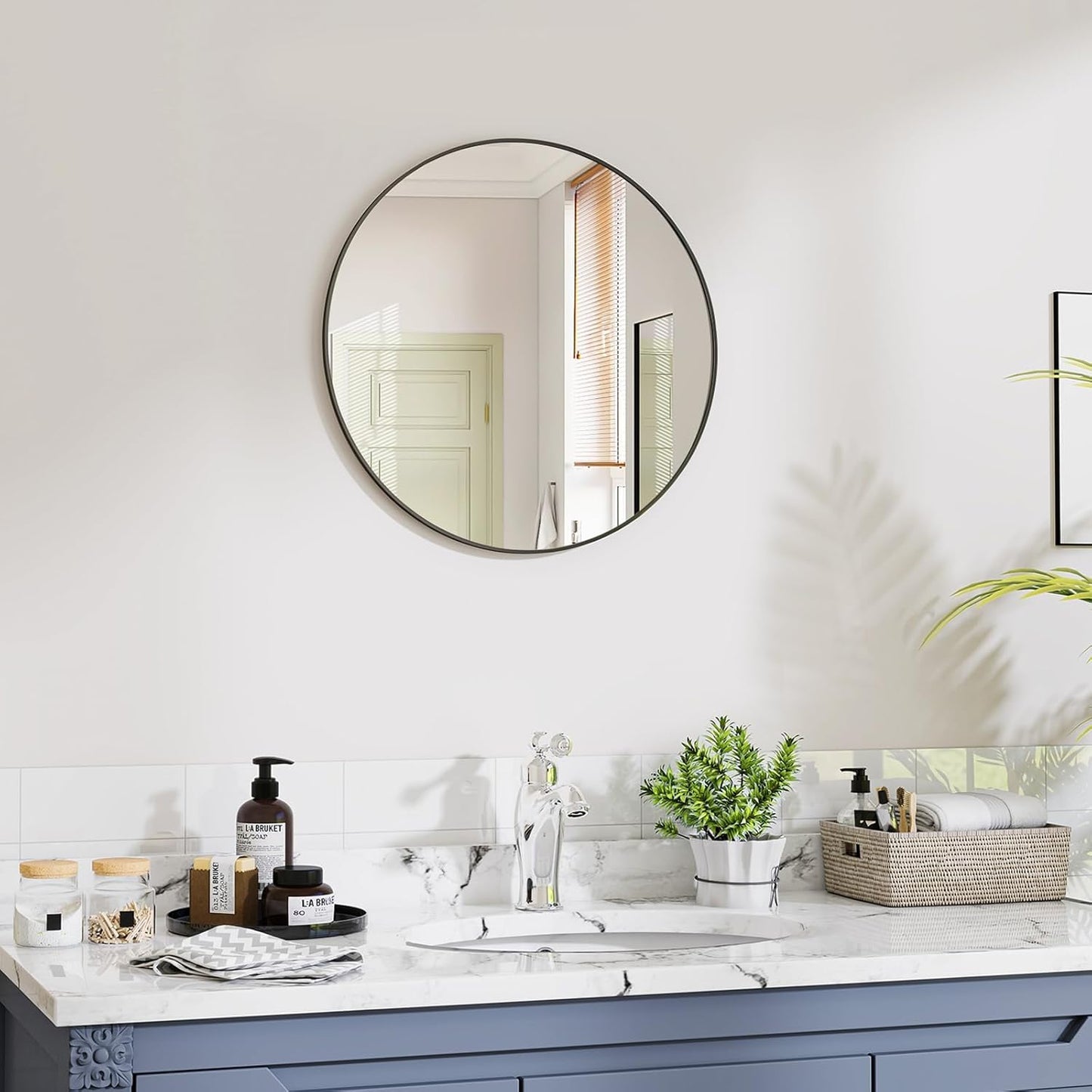 Black Round Bathroom Mirror, 20 inch Circle Wall Mounted Hanging Mirror with Simple Modern Circular Metal Frame for Hallway, Entryway, Living Room, Black Frame