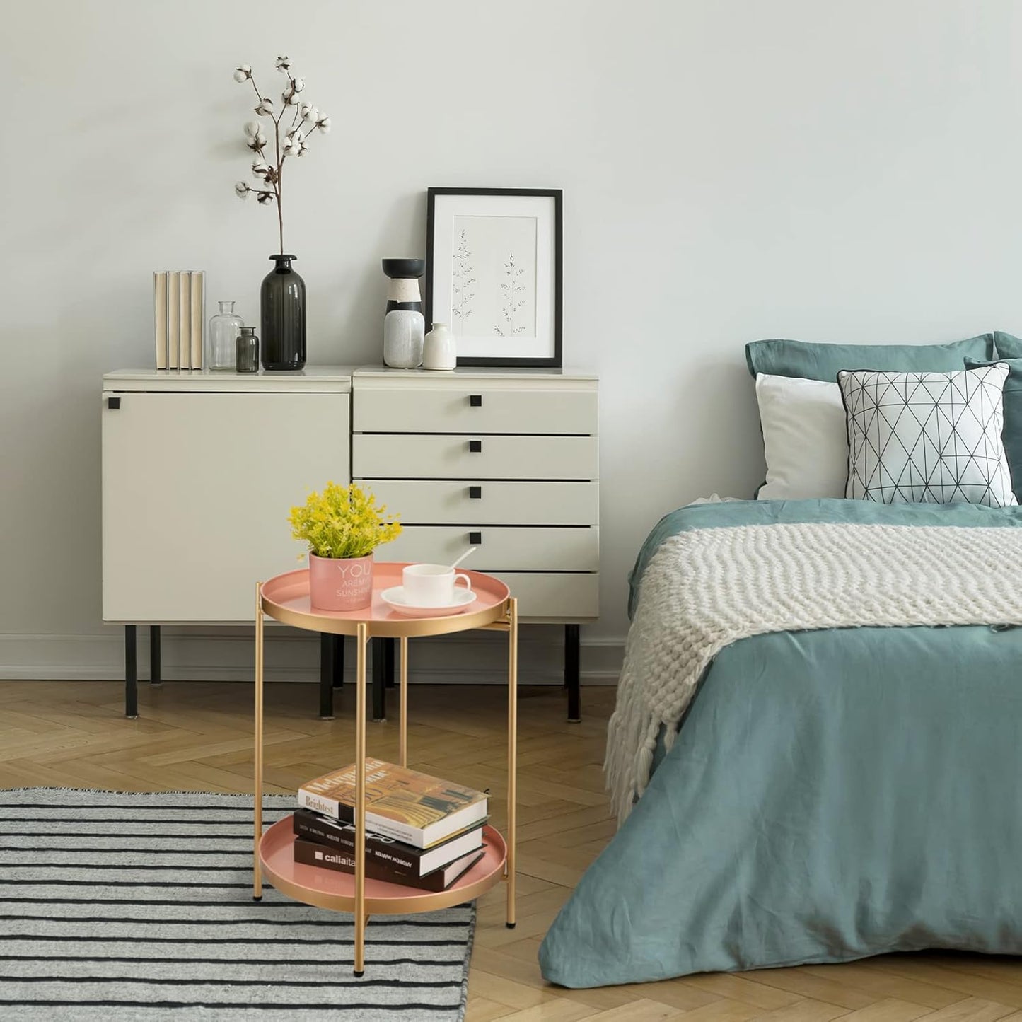 HollyHOME 2-Tier Round Gold Side Table, Outdoor Small Folding Accent Stand with Removable Tray, Anti-Rust Metal Asional Table for Balcony Patio Living Room, Nightstand for Bedroom(Gold&Pink)