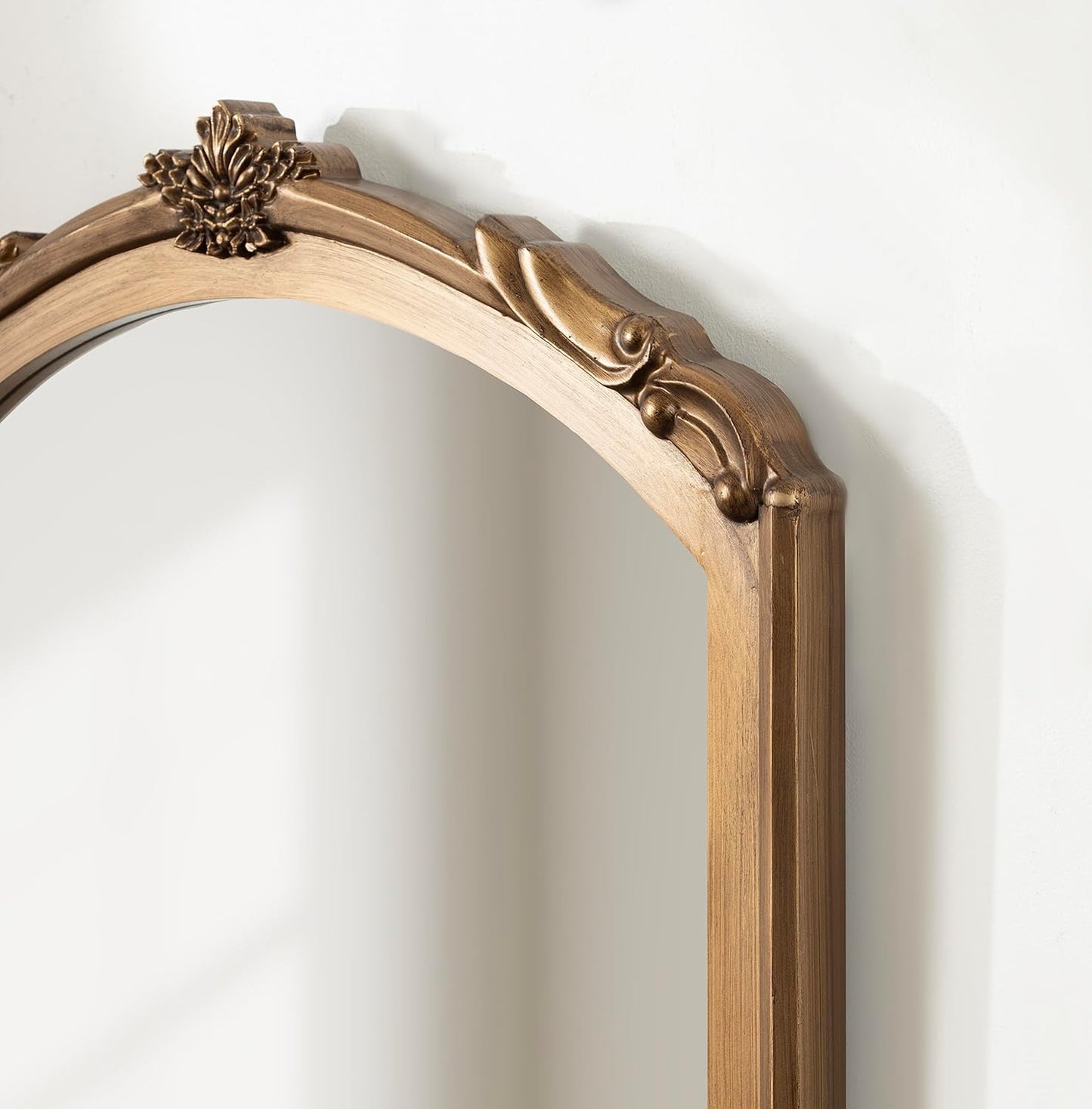 Kate and Laurel Berkshire Vintage Arched Wall Mirror, 24 x 36, Gold, Antique Ornate Arch Capsule Mirror with Detailed Frame Accenting and Classic Finish
