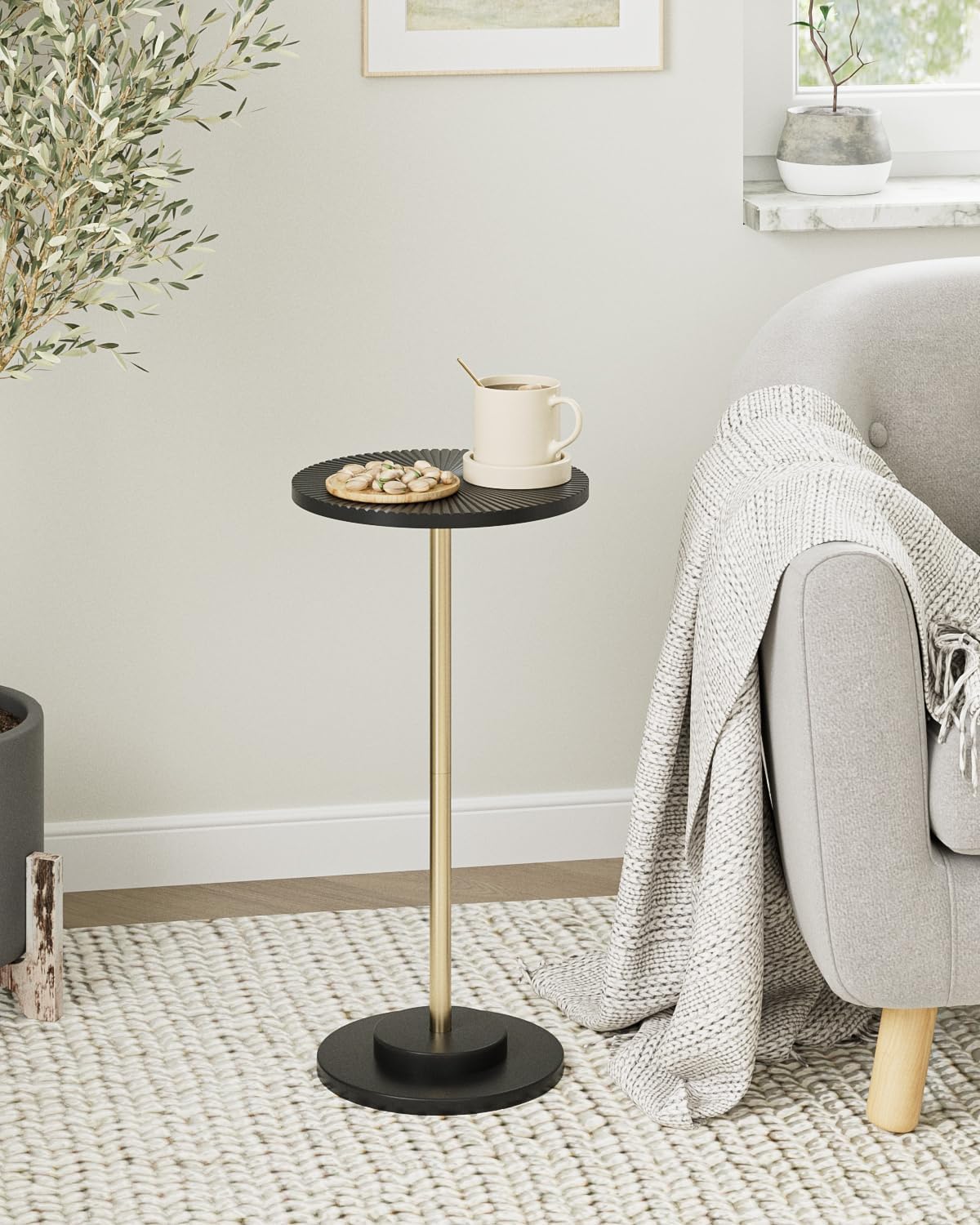 Round Side Table, Small Drink Table for Small Spaces, Modern Accent End Table Coffee Table with Metal Leg for Living Room, Bedroom, Corners, and Office (Black Gold)