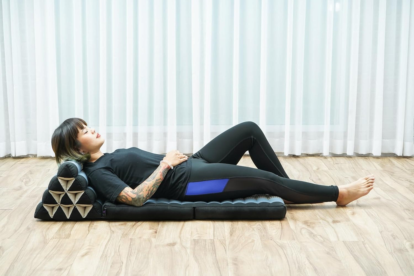 LEEWADEE 2-Fold Mat with Triangle Cushion – Comfortable TV Pillow, Foldable Mattress with Cushion Made of Eco-Friendly Kapok, 45 x 20 inches, Blue