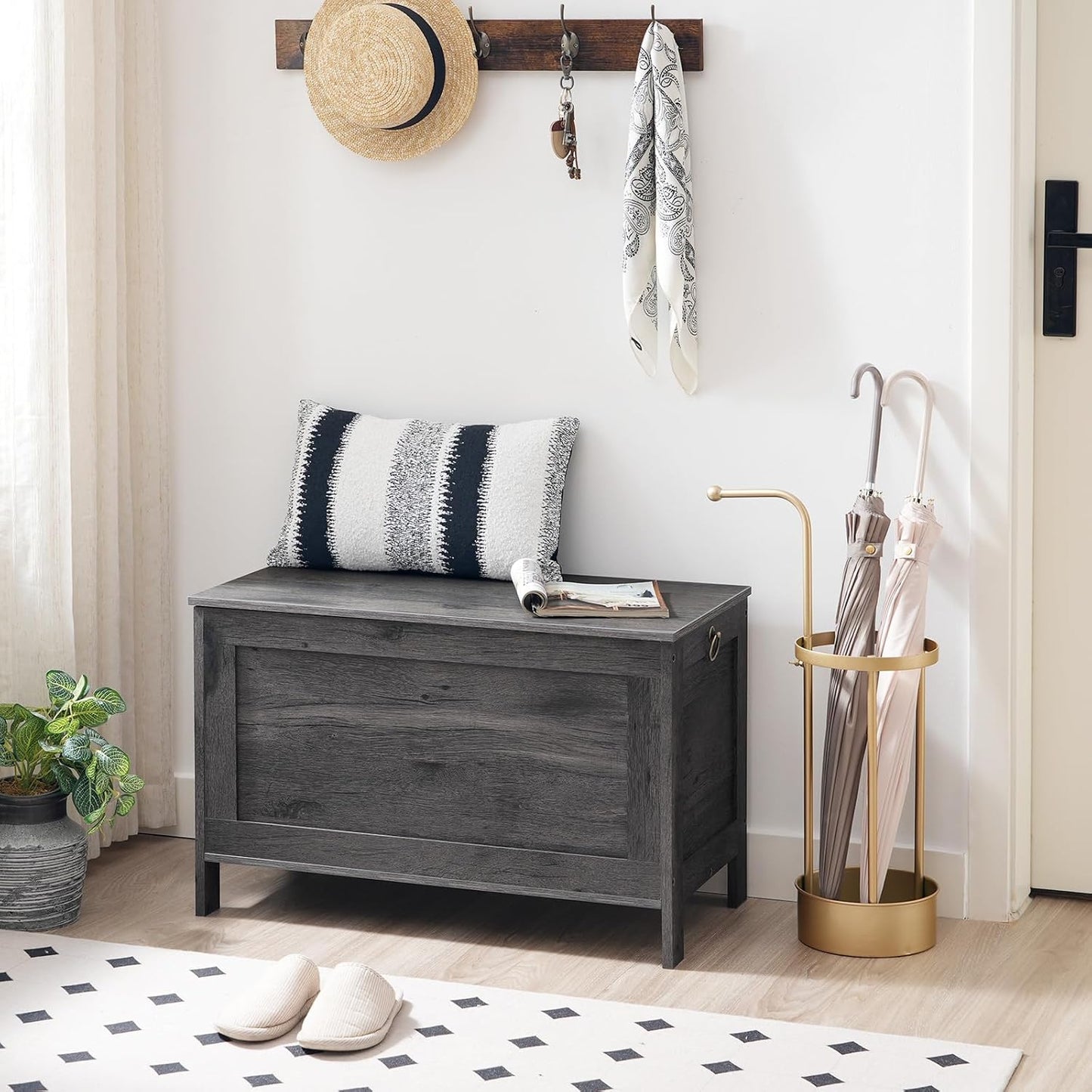 HOOBRO Toy Box, Retro Wooden Look Storage Chest with Safety Hinge, Entryway Storage Bench Supports 220 lb, 29.9 x 15.7 x 18.9 Inches Toy Chest Organizer, Easy Assembly, Charcoal Black BC75CW01G1