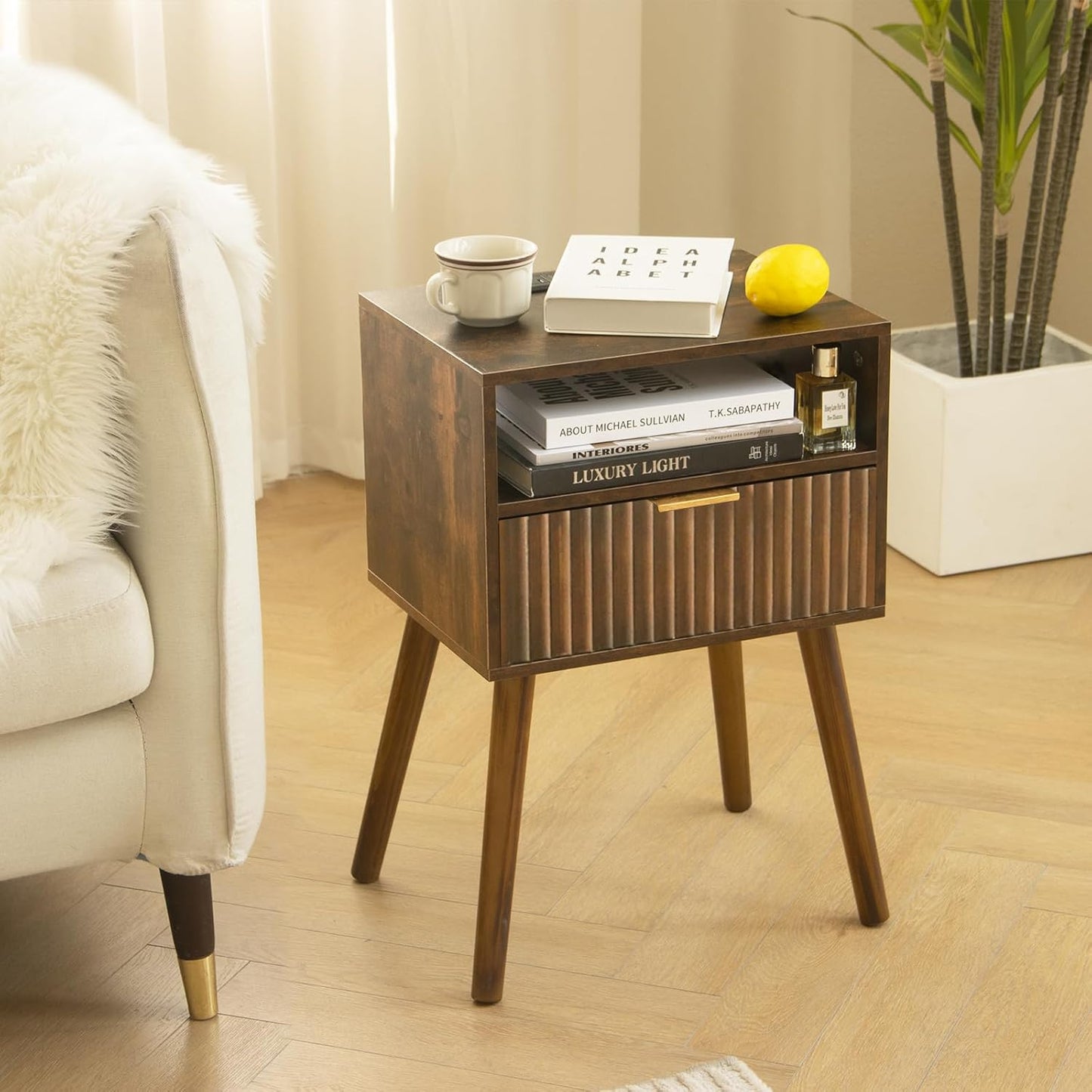 Mid Cetury Modern Nightstand with Charging Station, Fluted Bedside Table with Storage, Modern Side End Table with Solid Wood Legs for Bedroom, Dorm and Small Space (Rustic Brown)