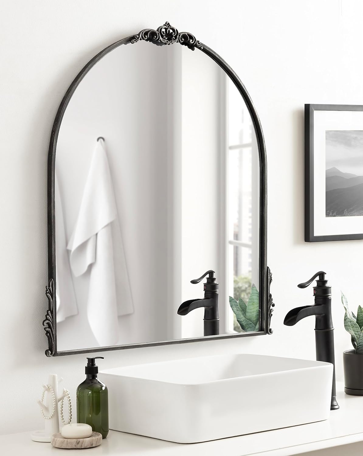 Kate and Laurel Myrcelle Traditional Arched Mirror; 30 x 32; Black; Decorative Large Arch Mirror with Ornate Garland Detailing Along The Crown and Edges of The Frame