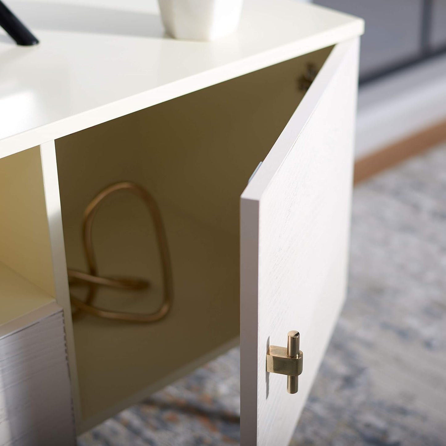 SAFAVIEH Genevieve TV Stand for up to 65" Flatscreen – Cream & White Washed Finish, Mid-Century Modern Storage Cabinet, Entertainment Media Console (MED5000D)