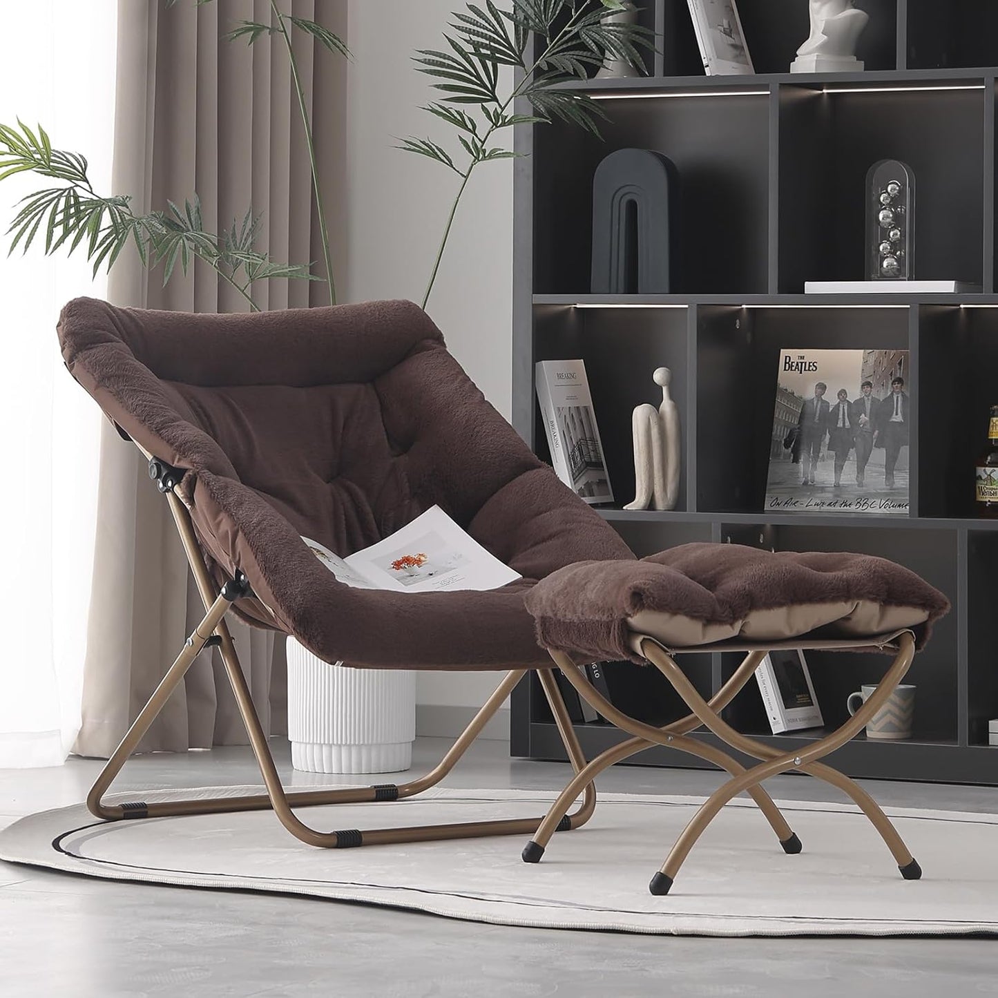 Saucer Chair with Ottoman, Oversized Folding Faux Fur Chair, Foldable Metal Frame Chair for Bedroom, Living Room, Balcony, Patio, Study, Playroom (Coffee)