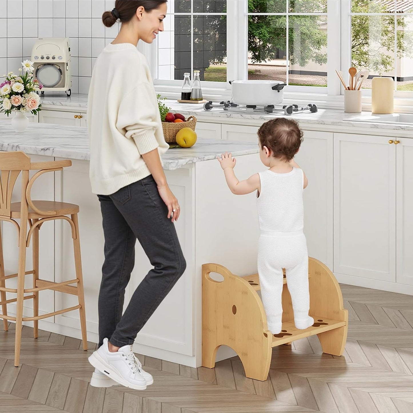 HOOBRO Wooden Toddler Step Stool for Kids, Two Step Stools with Handles and Safety Non-Slip Pads, Bamboo Step Stool for Sink, Bathroom, Kitchen, Bedroom, Easy to Move, Natural YL21JD01