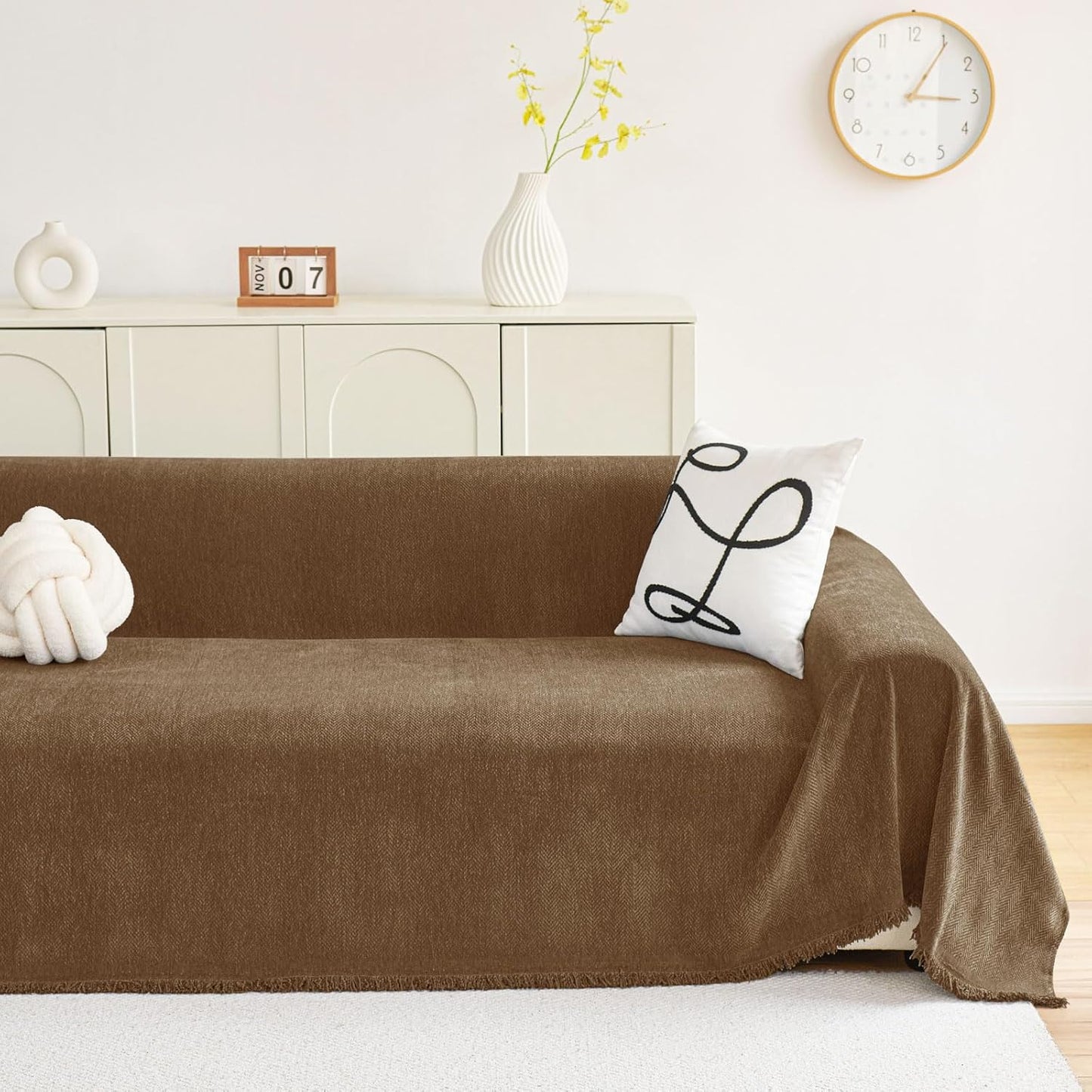 hyha Couch Cover for Dogs, Boho Sofa Covers for 3 Cushion Couch Washable, Chenille Sofa Slipcover for Pets, Soft Loveseat Sectional Couch Throw Blankets with Tassels (Chocolate, 88.5x118 Inch)