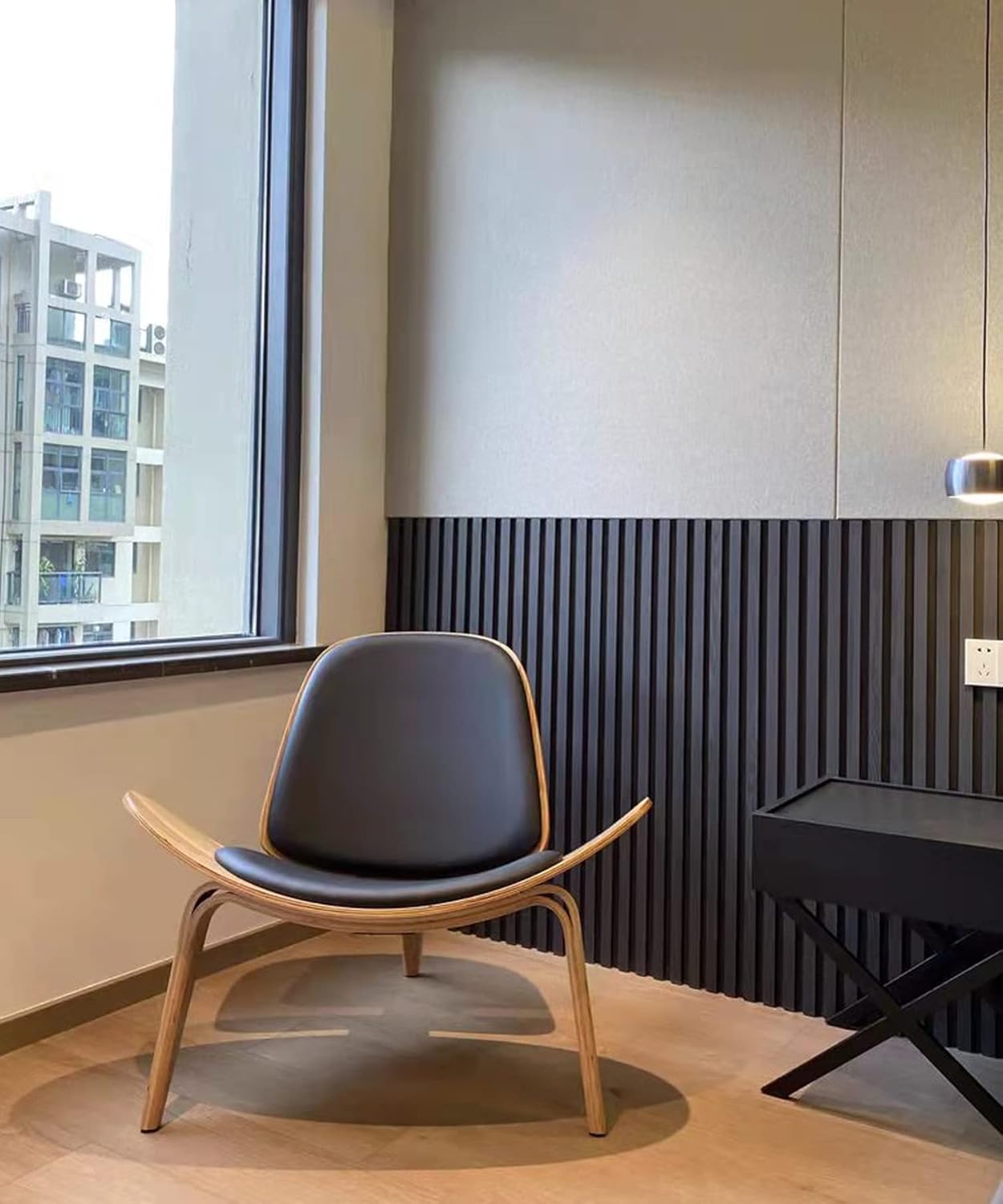 Hans Wegner Style Three- Legged Shell Chair Ash Plywood White Faux Leather Accent Chair Living Room Furniture Mid-Century Modern Shell Chair (Wood Color-Black)