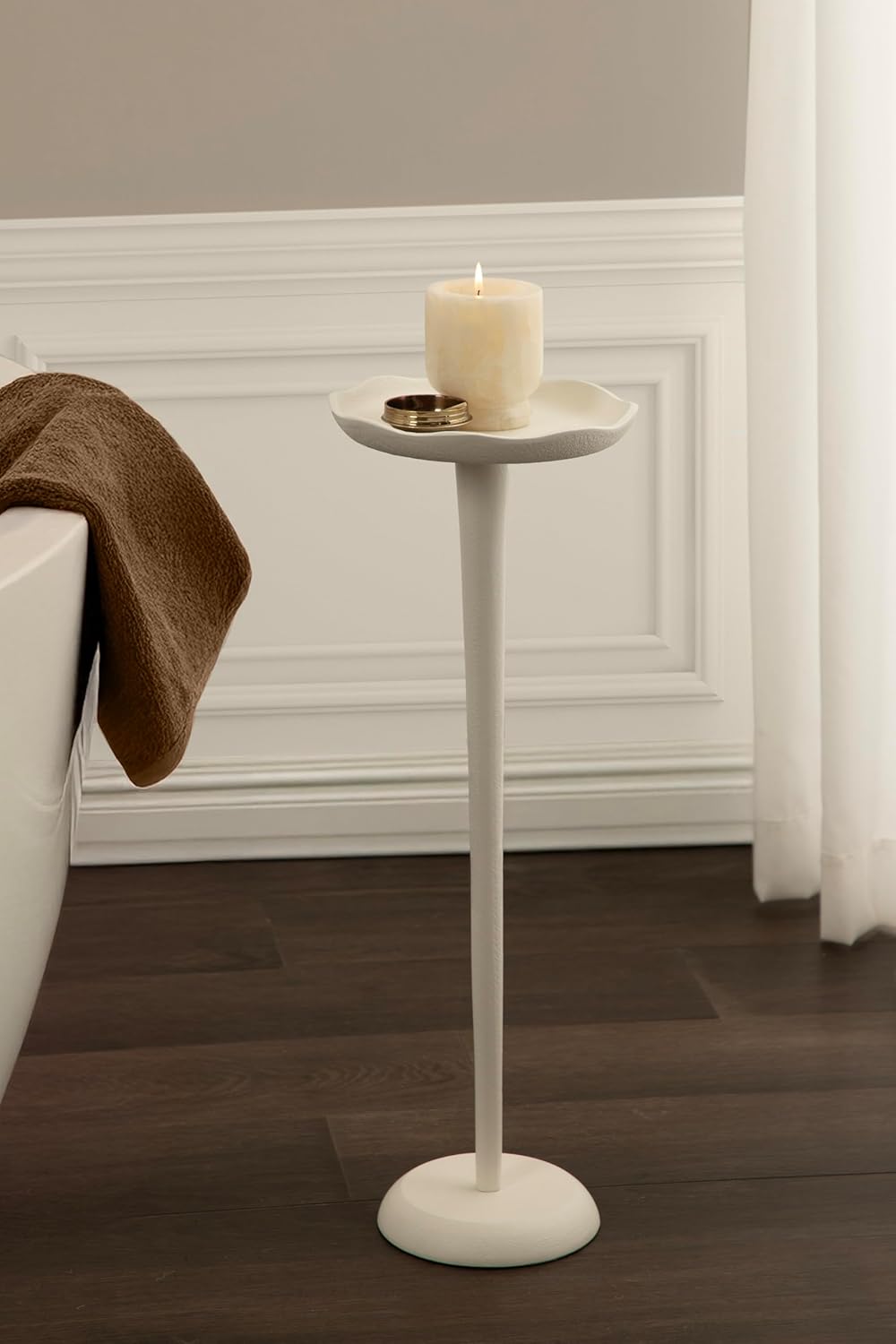 Kate and Laurel Alessia Modern Decorative Metal Drink Table, 8 x 8 x 22, White, Transitional Round Cast Aluminum Pedestal Plant Stand with Rough Texture and Wavy Scalloped Edge