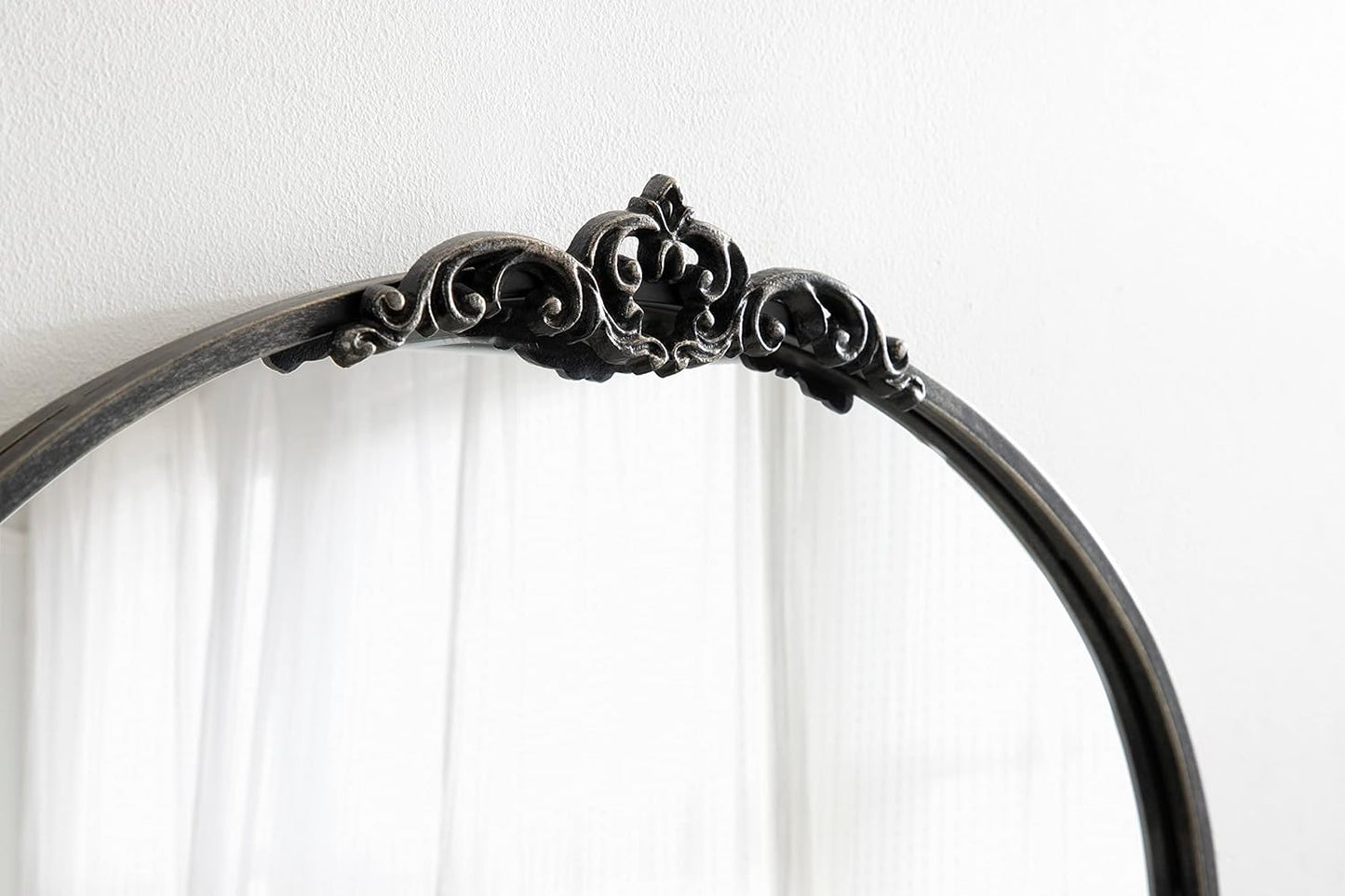 Kate and Laurel Myrcelle Traditional Arched Mirror; 25 x 33; Black; Decorative Vintage Arch Mirror with Ornate Garland Detailing Along The Crown and Edges of The Frame