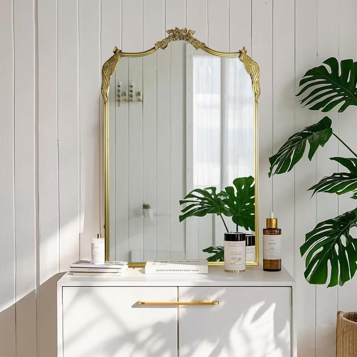 European Retro Mirror, Wall Mirror, Traditional Retro Baroque Mirror, Traditional Gorgeous Arched Wall Mirror，Can be Used for Decoration