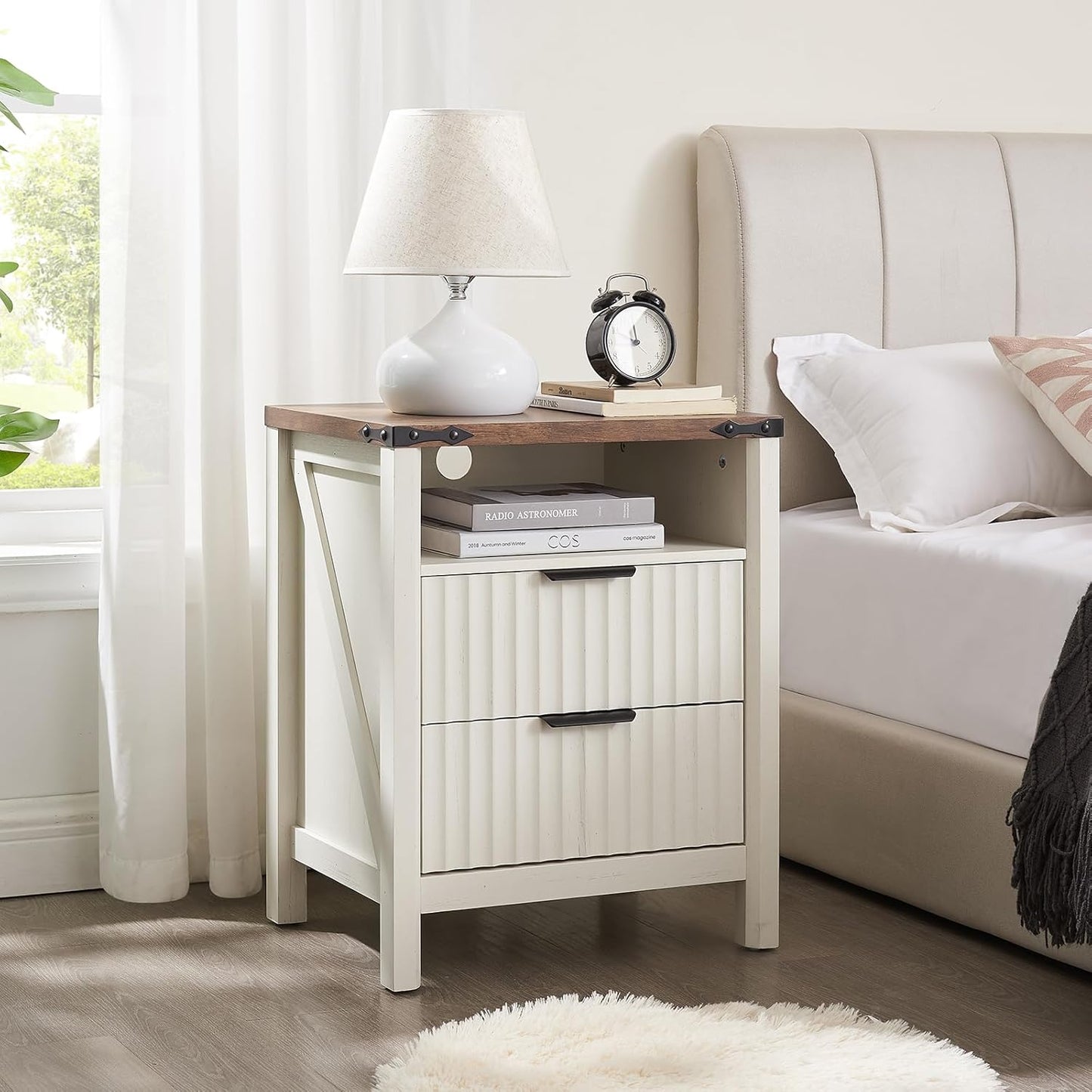 Antique White Night Stand with Charging Station - 20 Inch Farmhouse Fluted Bedside Table with 2 Drawers, Modern Wood End Side Table for Bedroom Home Study Storage