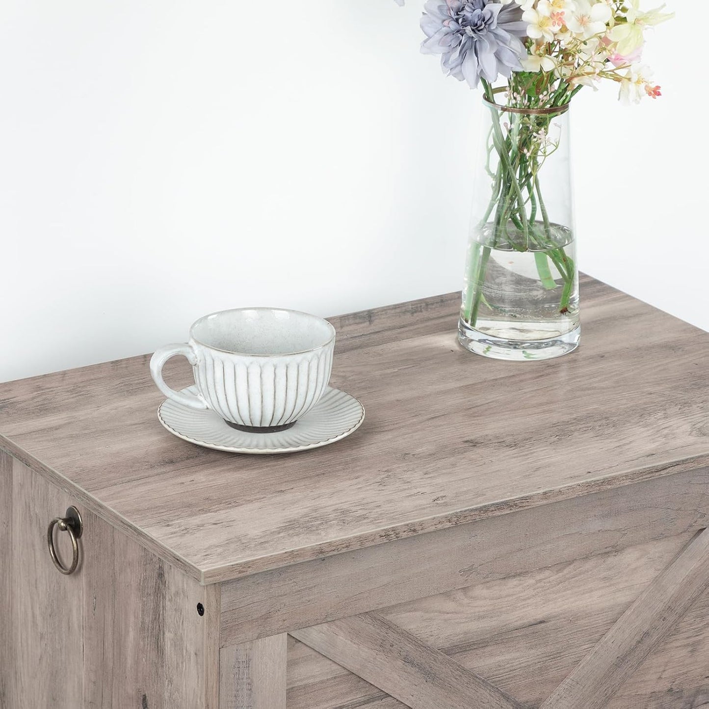 39.4" Toy Chest, Sturdy Entryway Storage Chest with Safety Hinges, Retro Toy Box, Wooden Look Accent Furniture for Living Room, Bedroom,Greige SCHG48101