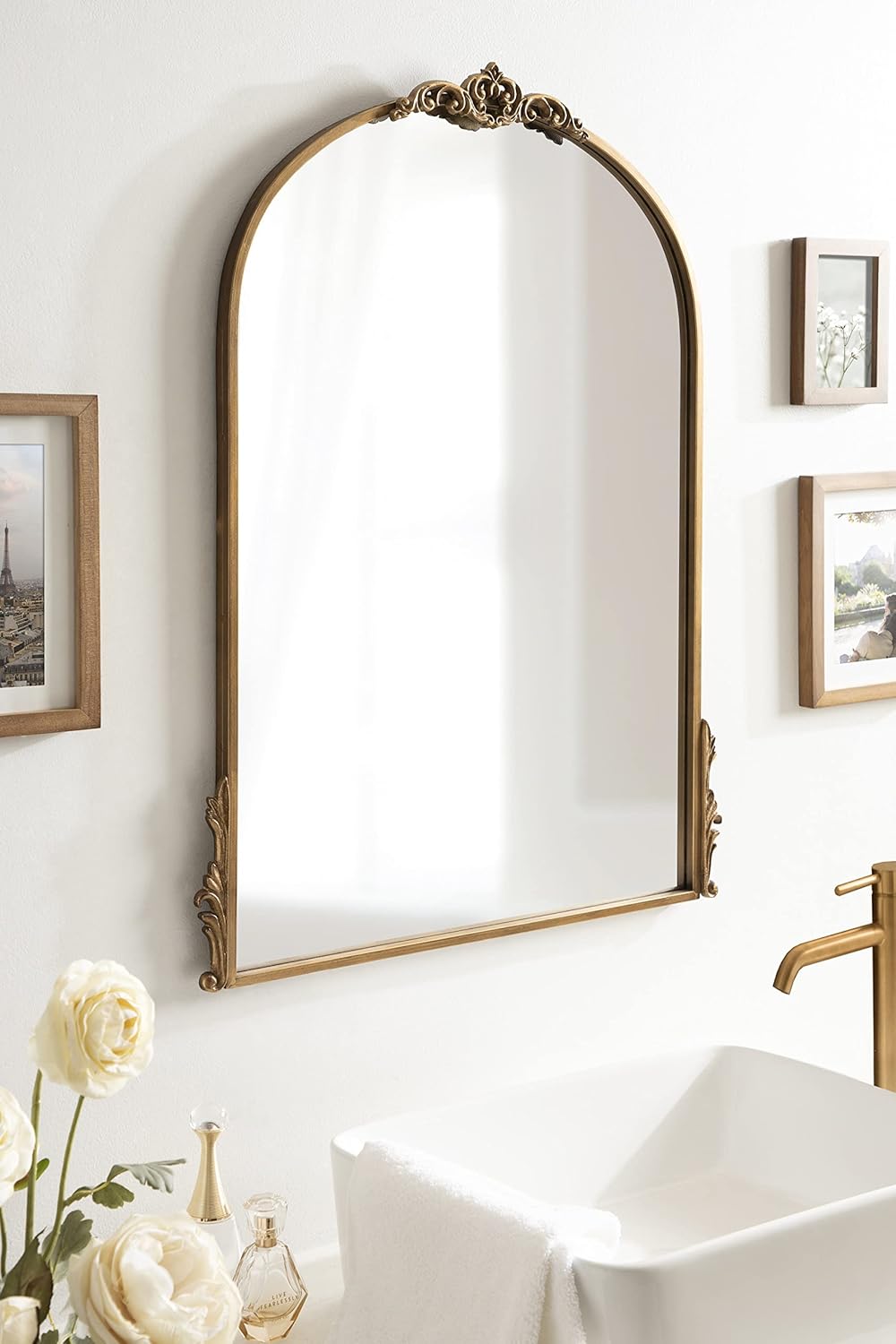 Kate and Laurel Myrcelle Traditional Arched Mirror; 25 x 33; Gold; Decorative Large Arch Mirror with Ornate Garland Detailing Along The Crown and Edges of The Frame