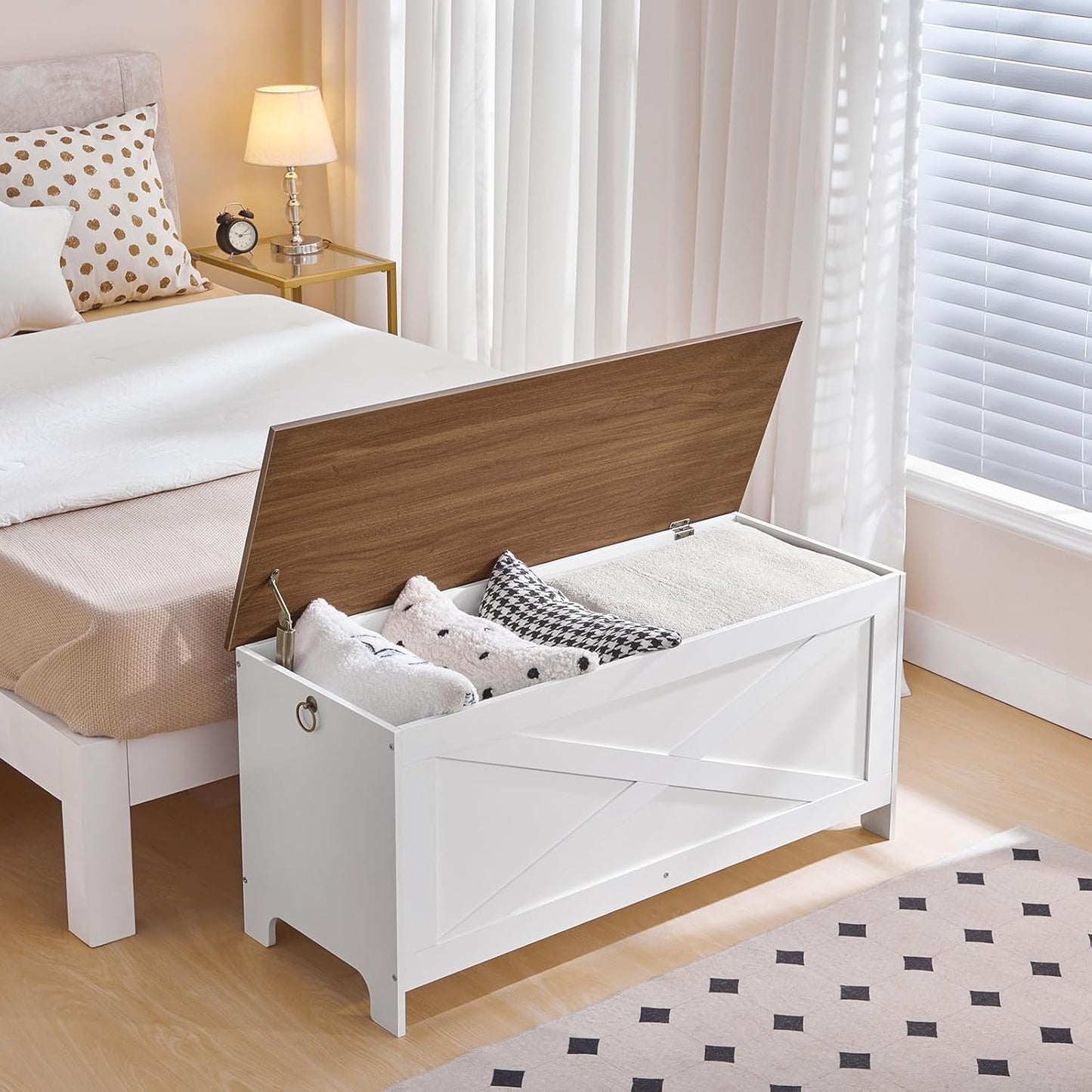 39.4" Toy Chest, Sturdy Entryway Storage Chest with Safety Hinges, Retro Toy Box, Wooden Look Accent Furniture for Living Room, Bedroom, White+Walnut SCBZ48101