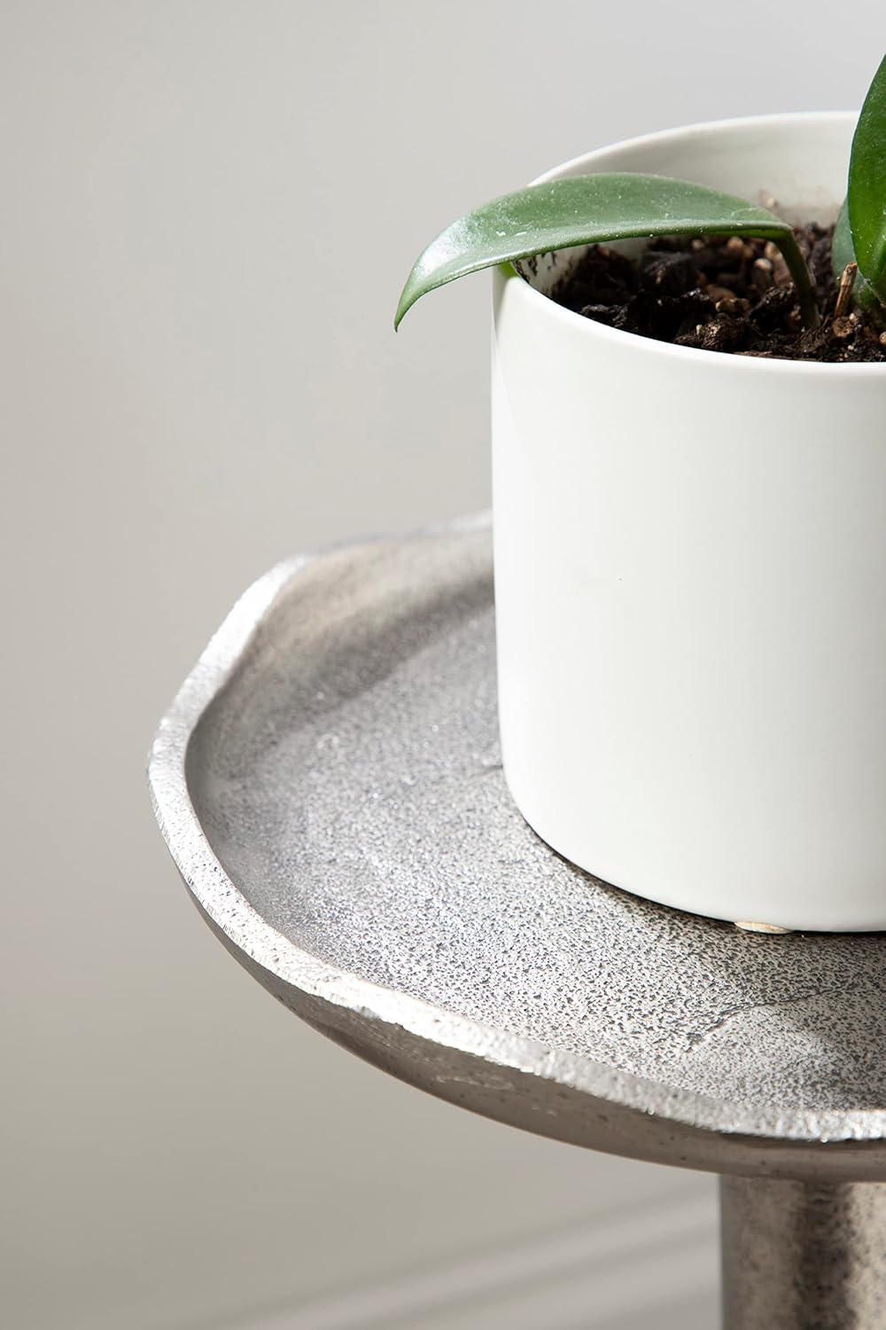 Kate and Laurel Alessia Modern Decorative Metal Drink Table; 8 x 8 x 22; Silver; Stunning Cast Aluminum Pedestal Plant Stand with Rough Texture and Deckled Edge