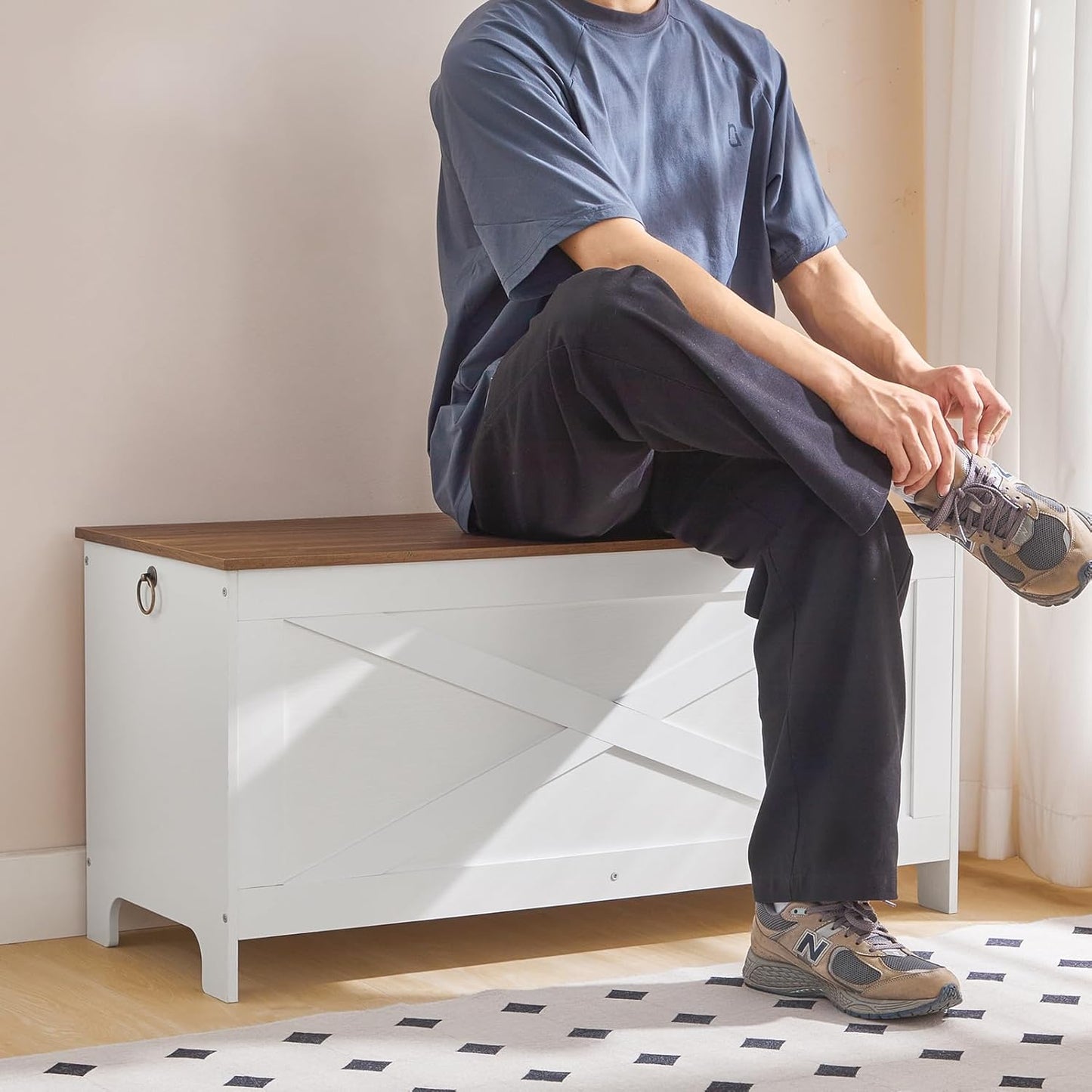 39.4" Toy Chest, Sturdy Entryway Storage Chest with Safety Hinges, Retro Toy Box, Wooden Look Accent Furniture for Living Room, Bedroom, White+Walnut SCBZ48101