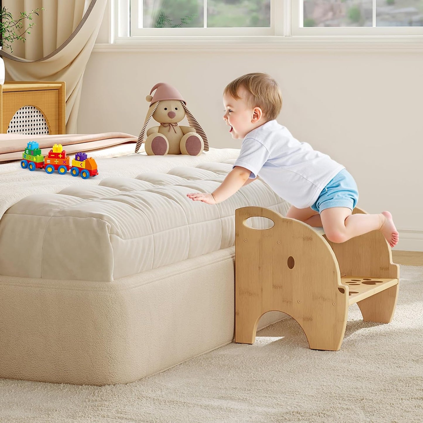 HOOBRO Wooden Toddler Step Stool for Kids, Two Step Stools with Handles and Safety Non-Slip Pads, Bamboo Step Stool for Sink, Bathroom, Kitchen, Bedroom, Easy to Move, Natural YL21JD01