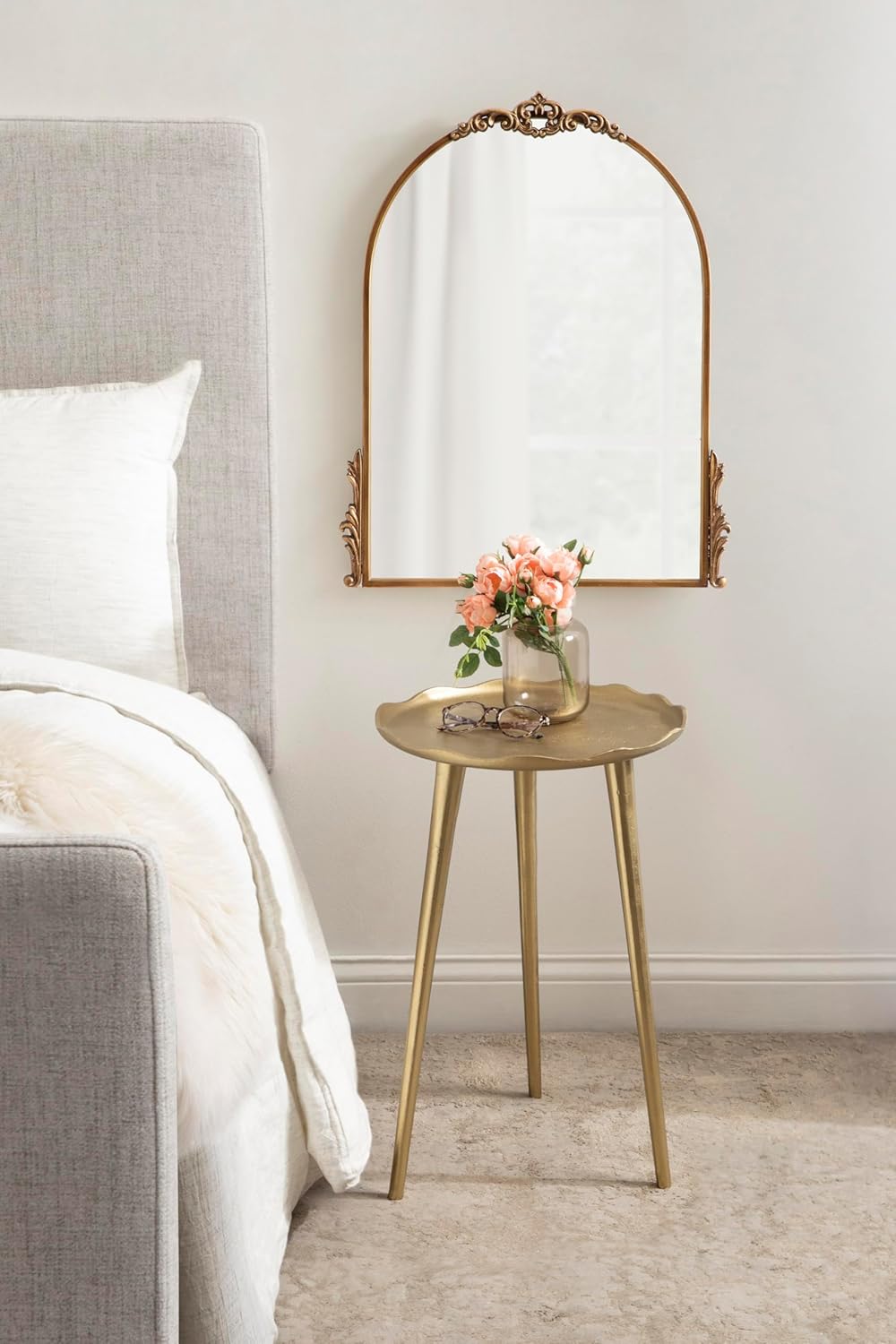 Kate and Laurel Myrcelle Traditional Arched Mirror; 21 x 26; Gold; Decorative Arch Mirror with Ornate Garland Detailing Along The Crown and Edges of The Frame