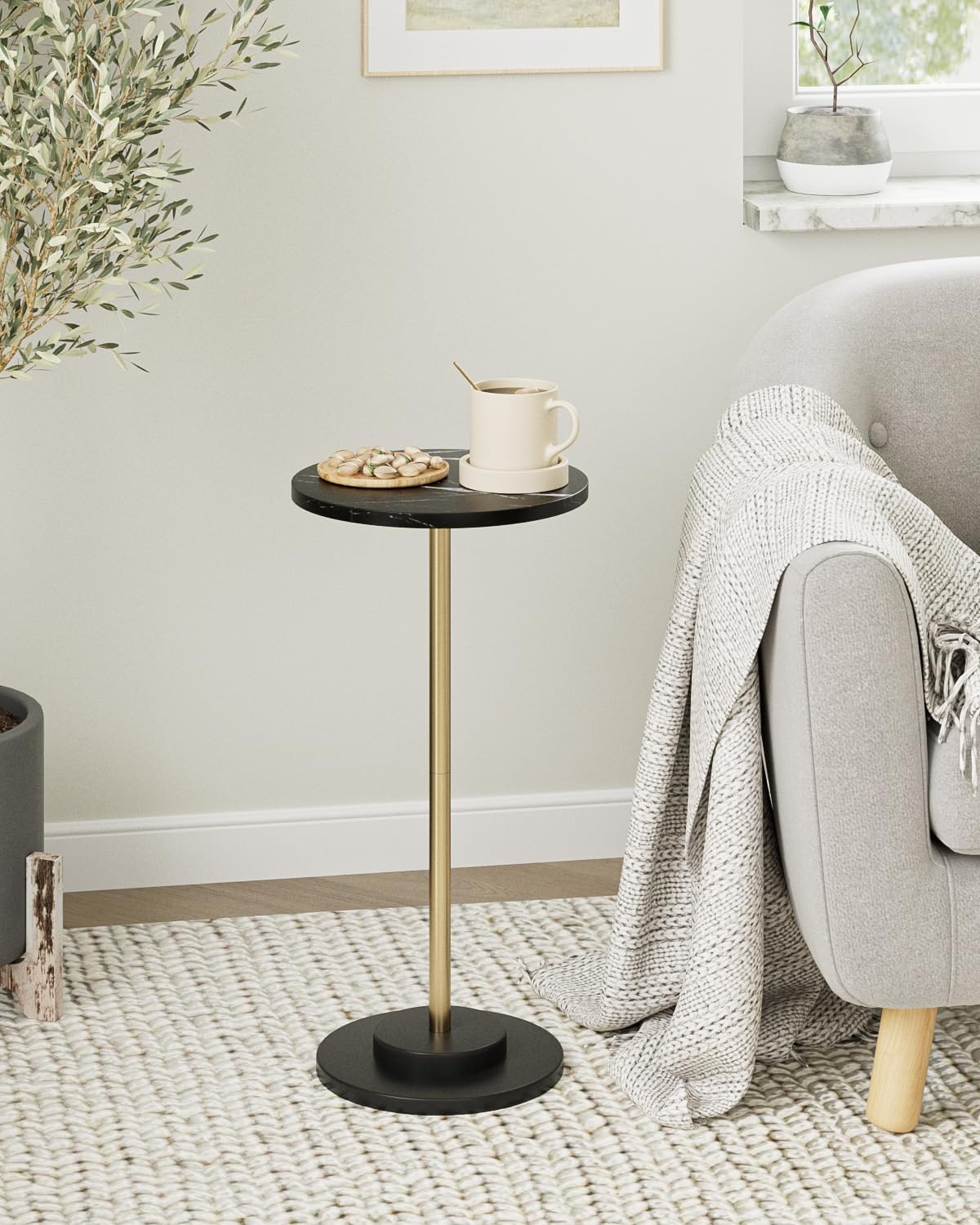 Round Side Table, Small Drink Table for Small Spaces, Modern Accent End Table Coffee Table with Metal Leg for Living Room, Bedroom, Corners, and Office (Black Marble)
