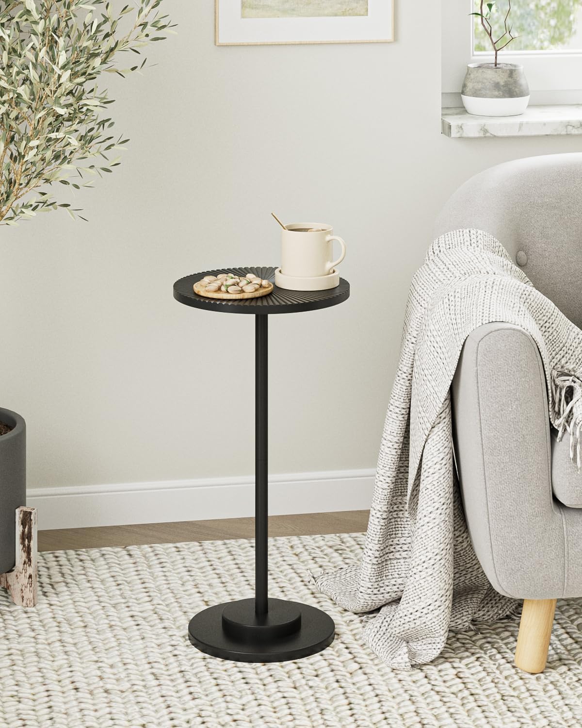 Round Side Table, Small Drink Table for Small Spaces, Modern Accent End Table Coffee Table with Metal Leg for Living Room, Bedroom, Corners, and Office (Black)