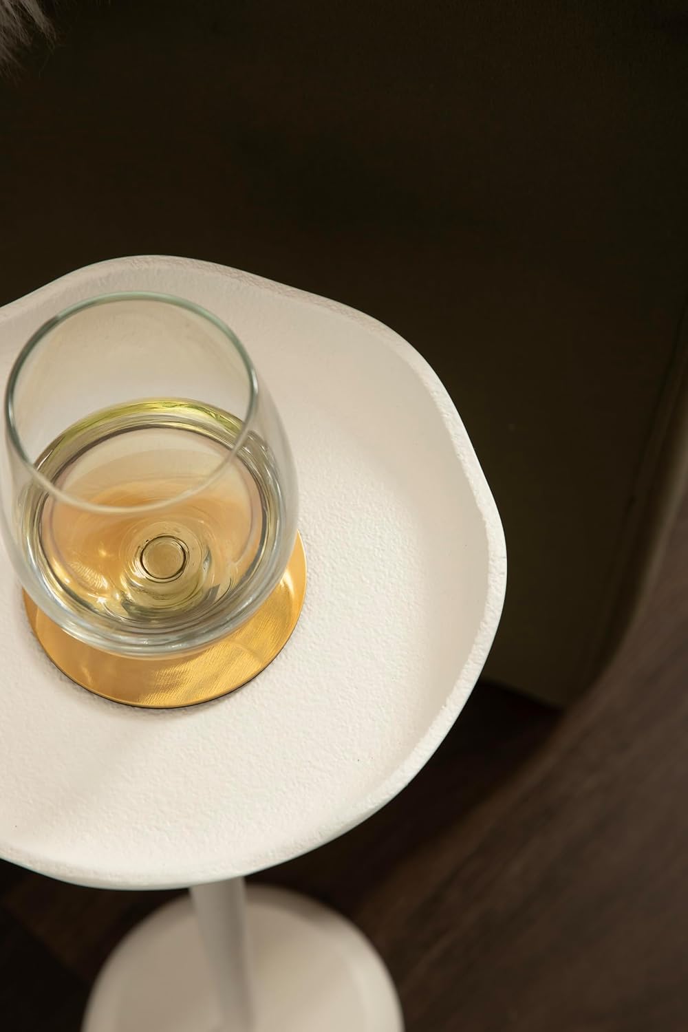 Kate and Laurel Alessia Modern Decorative Metal Drink Table, 8 x 8 x 22, White, Transitional Round Cast Aluminum Pedestal Plant Stand with Rough Texture and Wavy Scalloped Edge