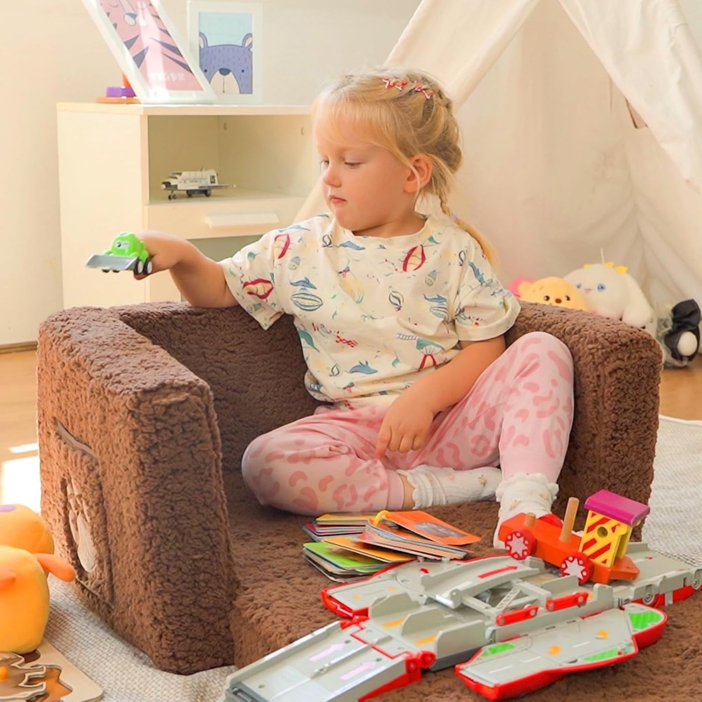 ALIMORDEN 2-in-1 Flip Out Cuddly Sherpa Toddler Couch, Convertible Sofa to Lounger, Bear