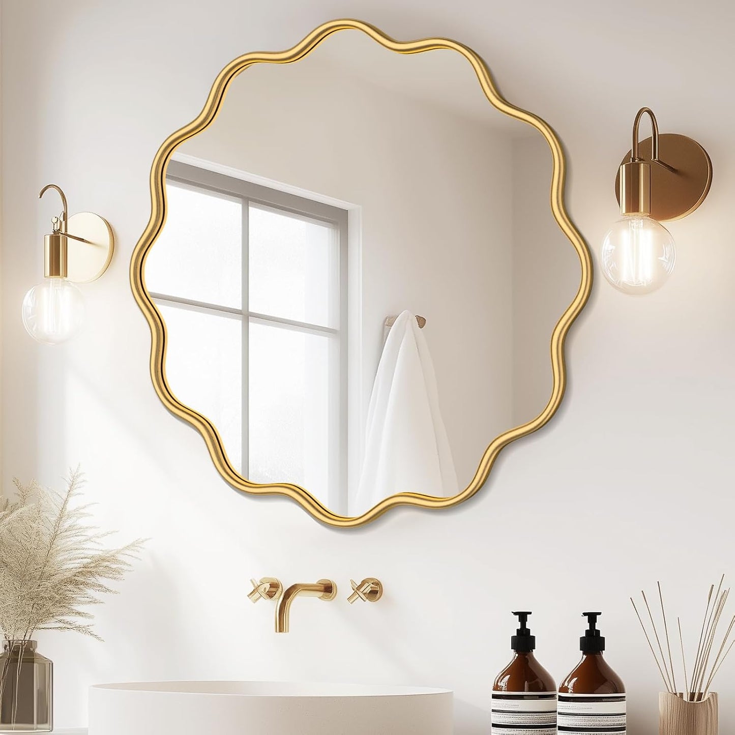 PROHOMEWARE Gold Round Mirror 32 Inch Wavy Bathroom Vanity Mirror Gold Frame Modern Wall Mirror Decorative Wall-Mounte Anti-Rust, Tempered Glass