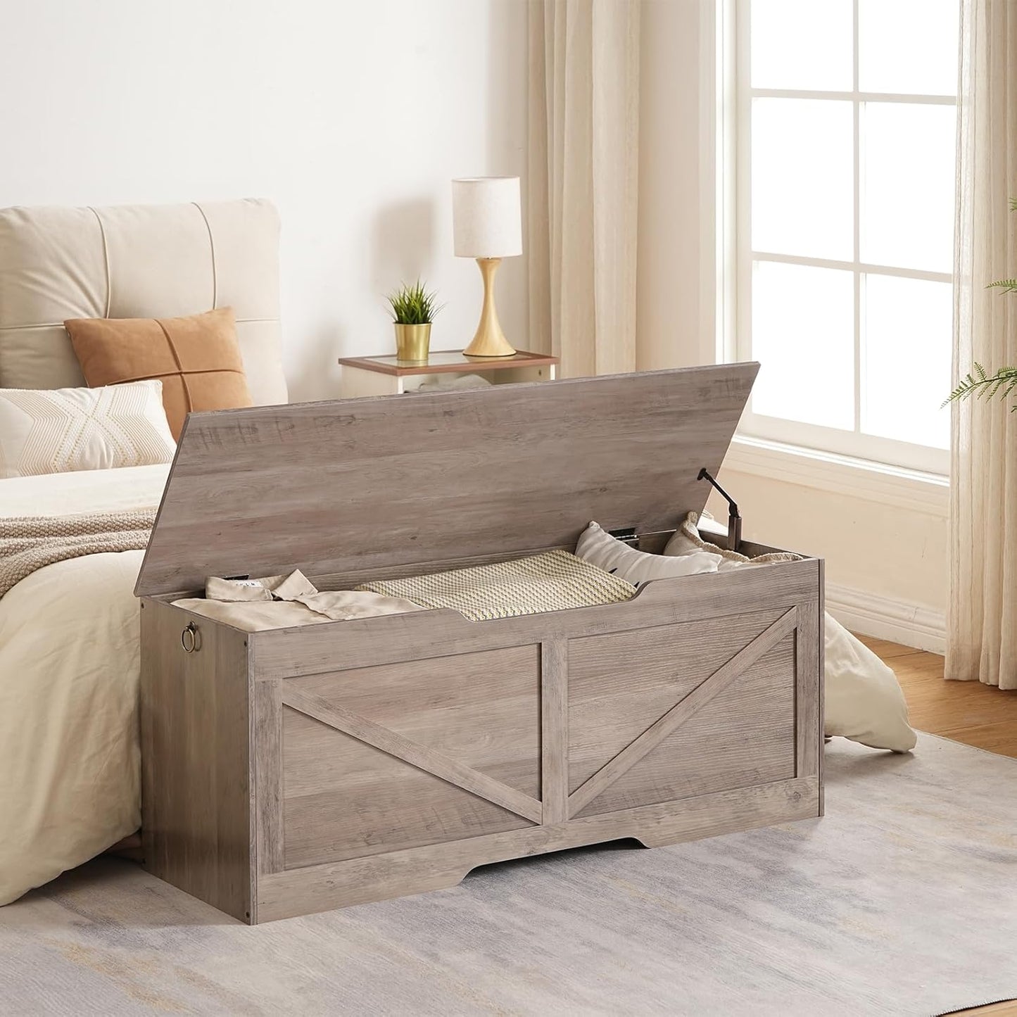 HOOBRO 47.2” Storage Chest, Retro Wooden Storage Bench with U-Shaped Cut-Out Pull, Toy Chest with Safety Hinge, Supports 220 lb and Easy Assembly for Toy Box Organizer (Greige) BG773CW01