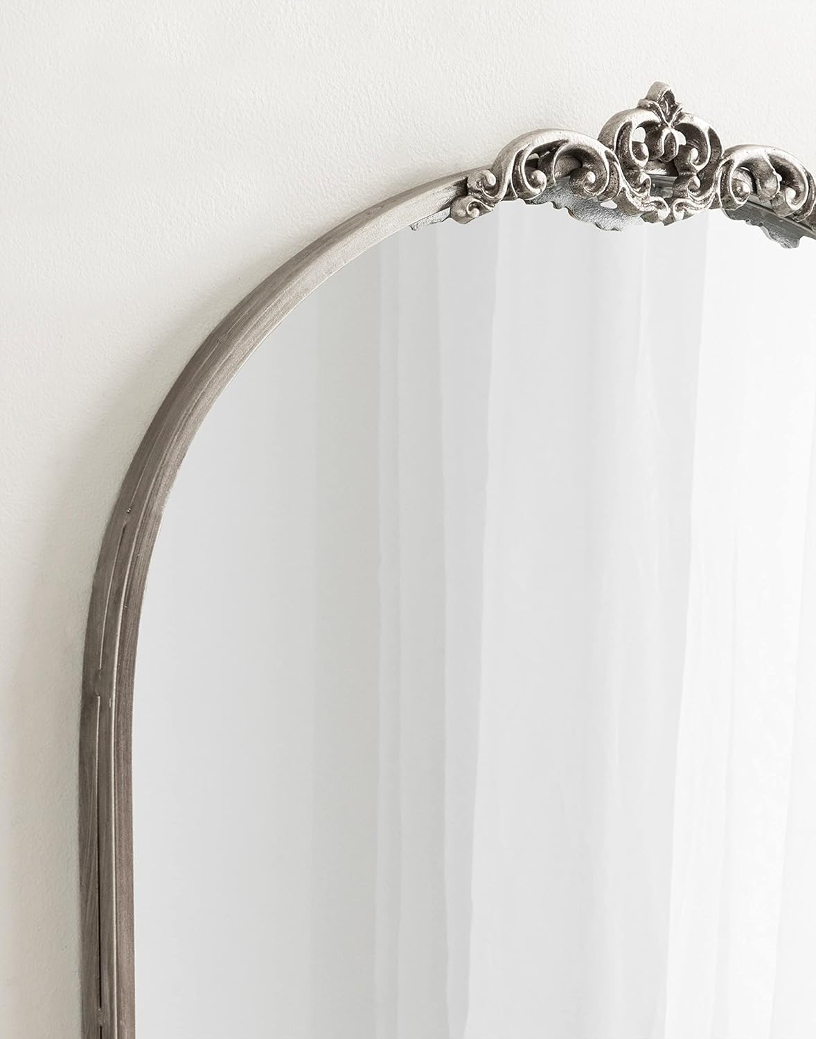 Kate and Laurel Myrcelle Traditional Arched Mirror; 25 x 33; Silver; Decorative Large Arch Mirror with Ornate Garland Detailing Along The Crown and Edges of The Frame