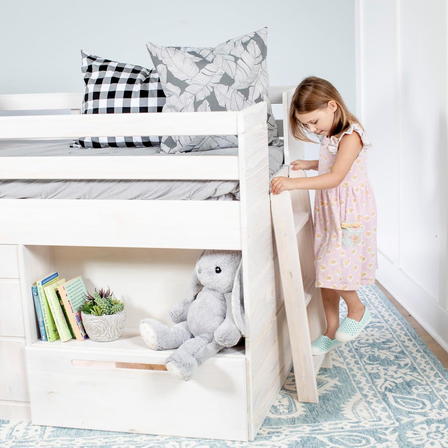 Max & Lily Loft Bed Twin Size, Solid Wood Low Loft Bed with Storage Drawer and Ladder, Modern Farmhouse Loft Bed for Kids, White Wash