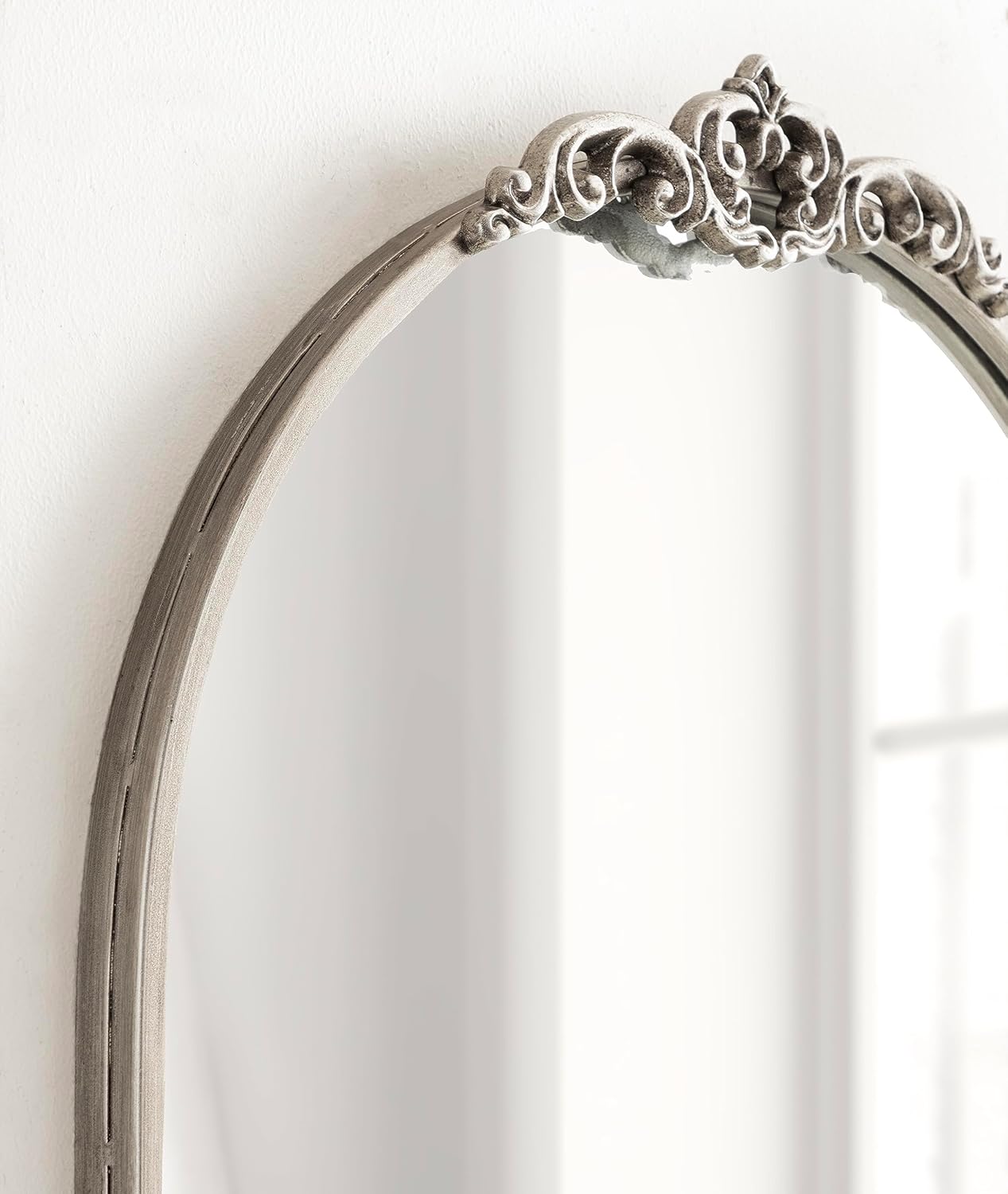 Kate and Laurel Myrcelle Traditional Arched Mirror; 21 x 26; Antique Silver; Decorative Arch Mirror with Ornate Garland Detailing Along The Crown and Edges of The Frame