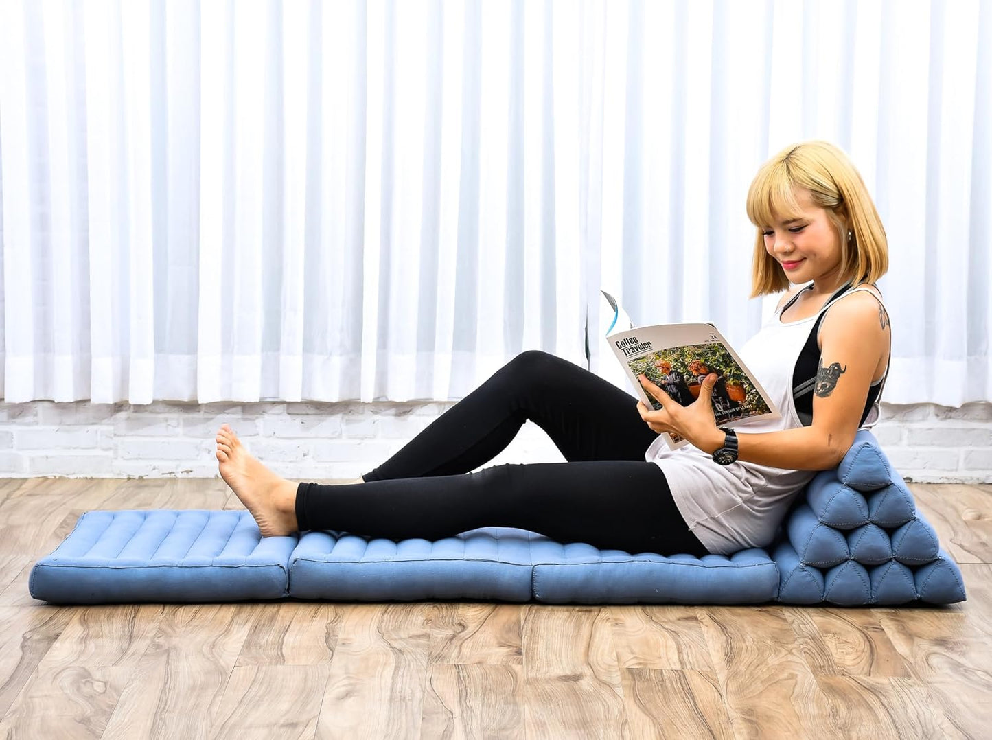 Leewadee - Comfortable Japanese Floor Mattress - Thai Floor Bed with Triangle Cushion - Futon Mattress - Thai Massage Mat, 67 x 21 inches, Anthracite, Kapok Filling