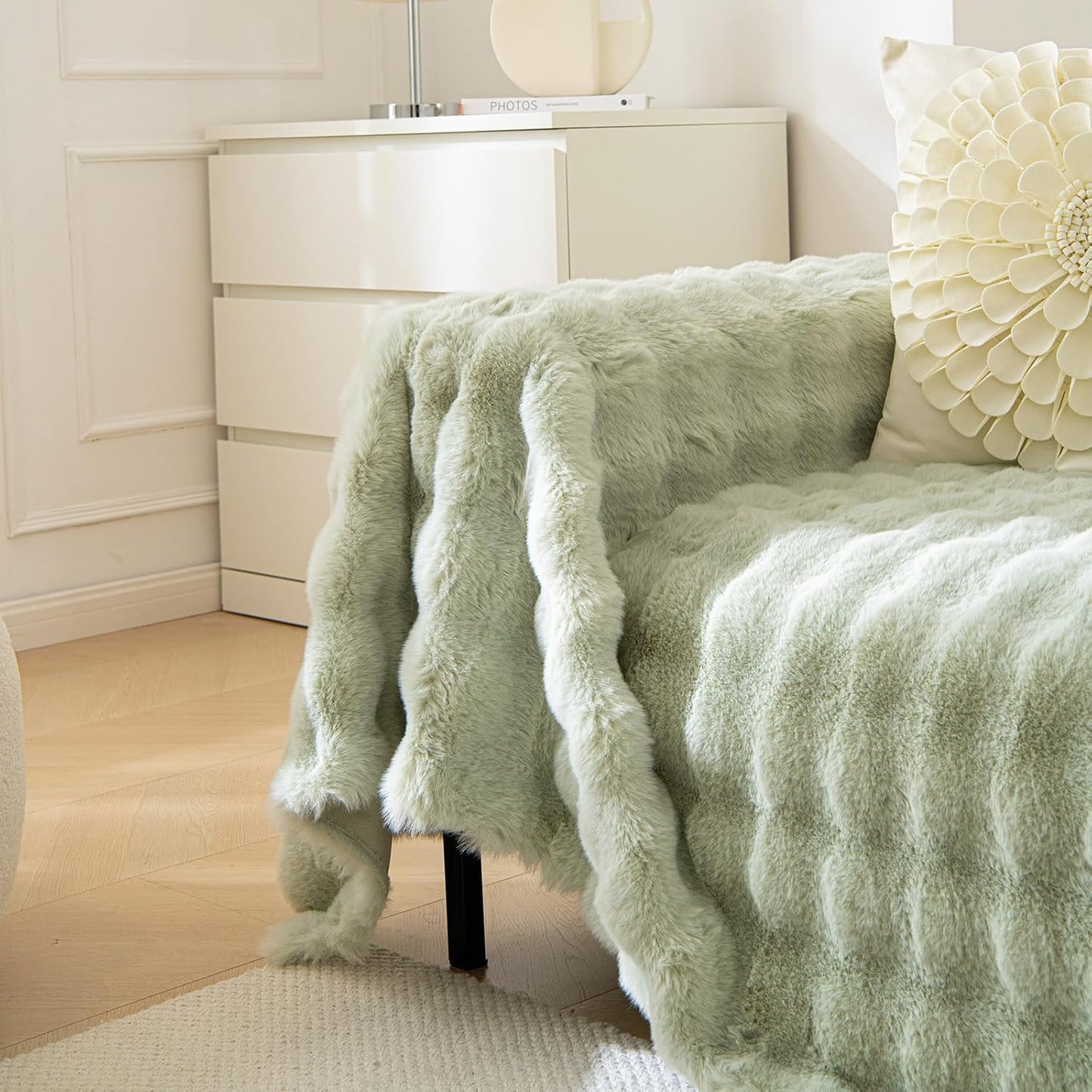 VM VOUGEMARKET Soft Warm Faux Fur Sofa Cover Thick Shaggy Fuzzy Sectional Couch Cover Plush Furniture Protector Cover Fluffy Sofa Throw Cover for Couch Sofa Bed(Green,71" x 134")